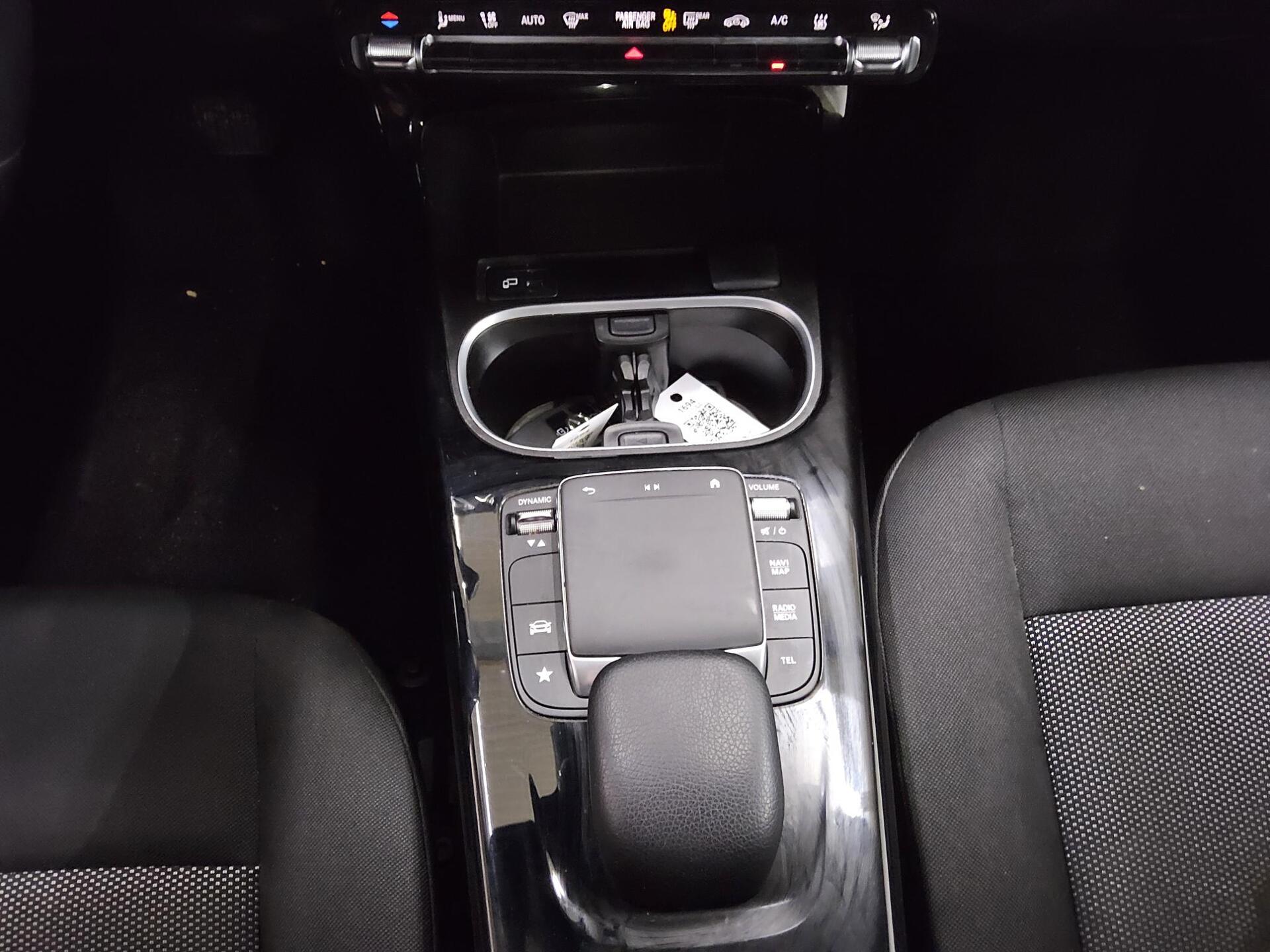 Mercedes-Benz A 250 e Navi Kamera Shz Distronic+ 6