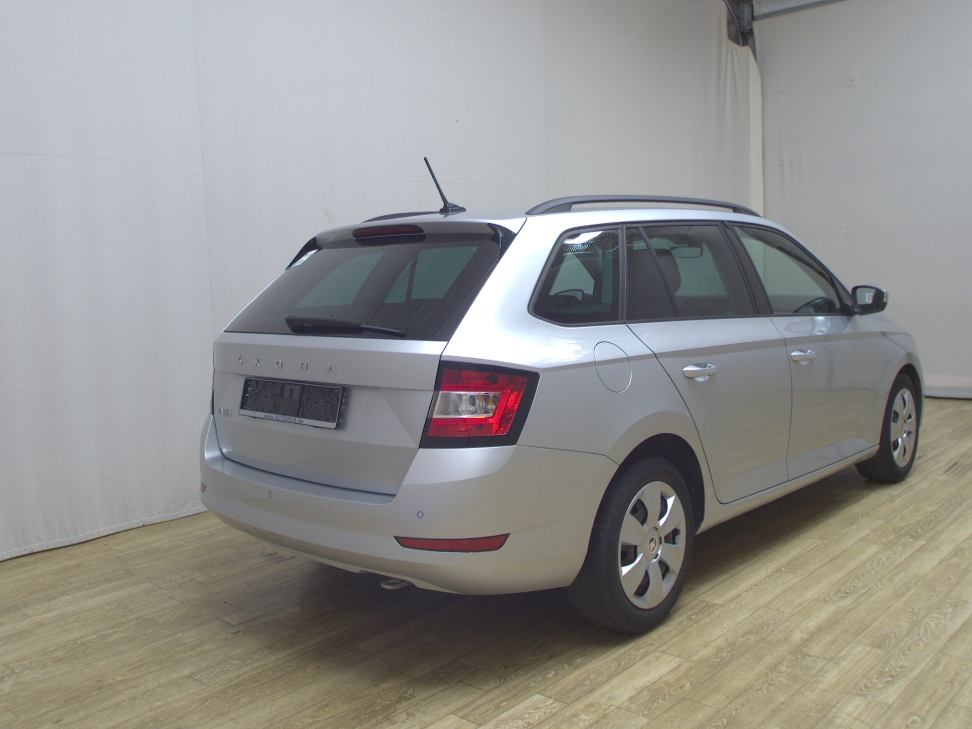 Skoda Fabia Kombi 1.0 TSI Ambition Navi PDC BT Sound 4