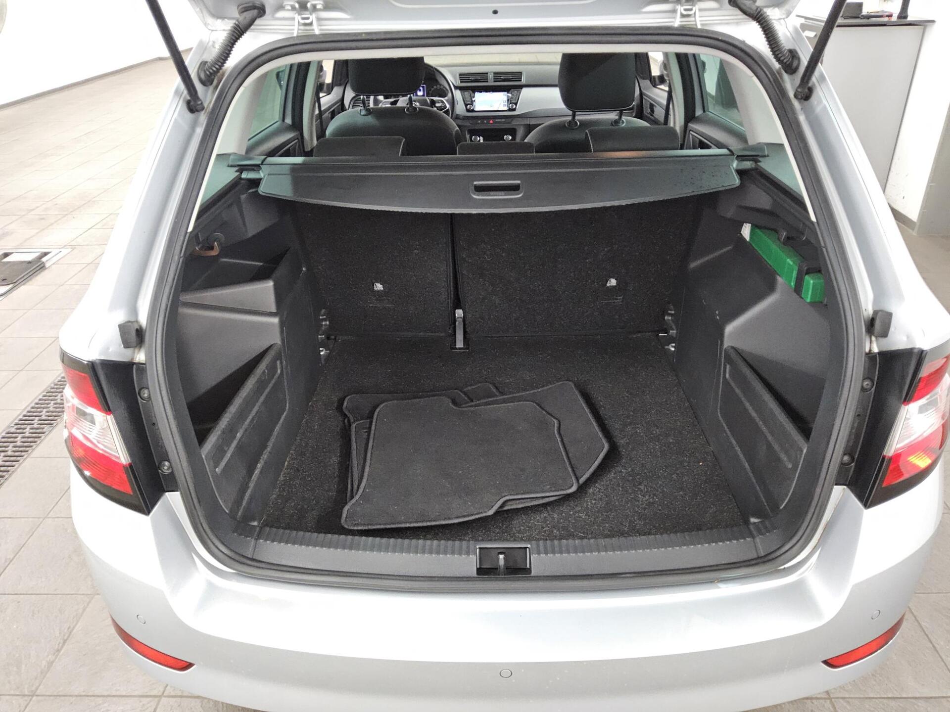 Skoda Fabia Kombi 1.0 TSI Ambition Navi PDC BT Sound 11