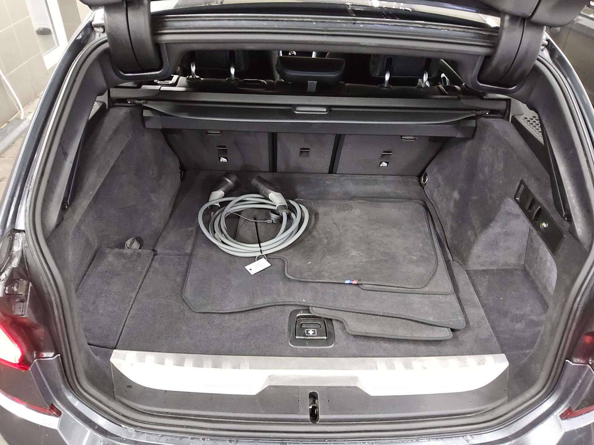 BMW 330e Touring M-Sport Navi LC Pro LED+ HiFi AHK 12