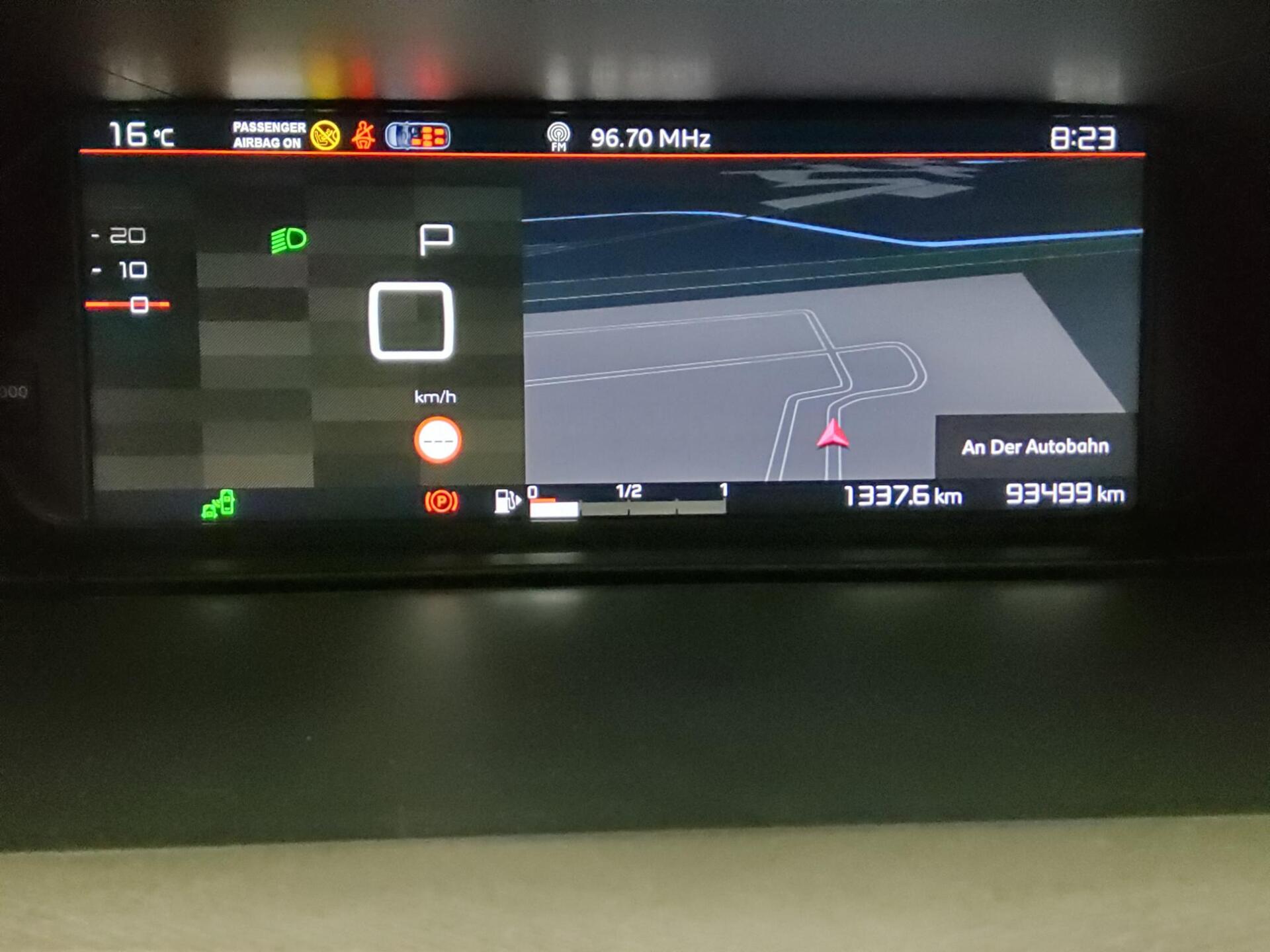 Citroën C4 Grand Spacetourer 1.5 BlueHDi Shine 7-Sitze 8