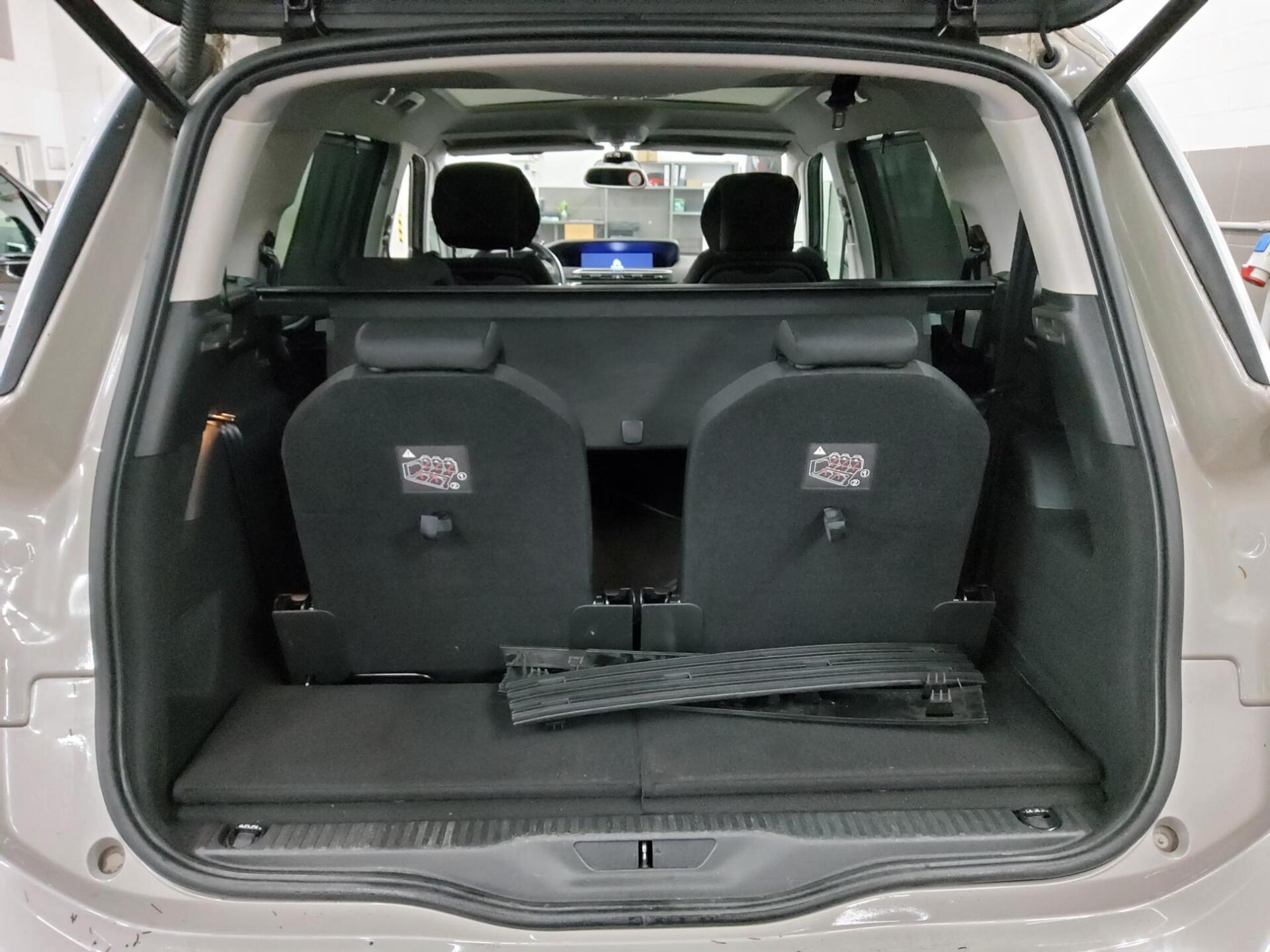 Citroën C4 Grand Spacetourer 1.5 BlueHDi Shine 7-Sitze 12