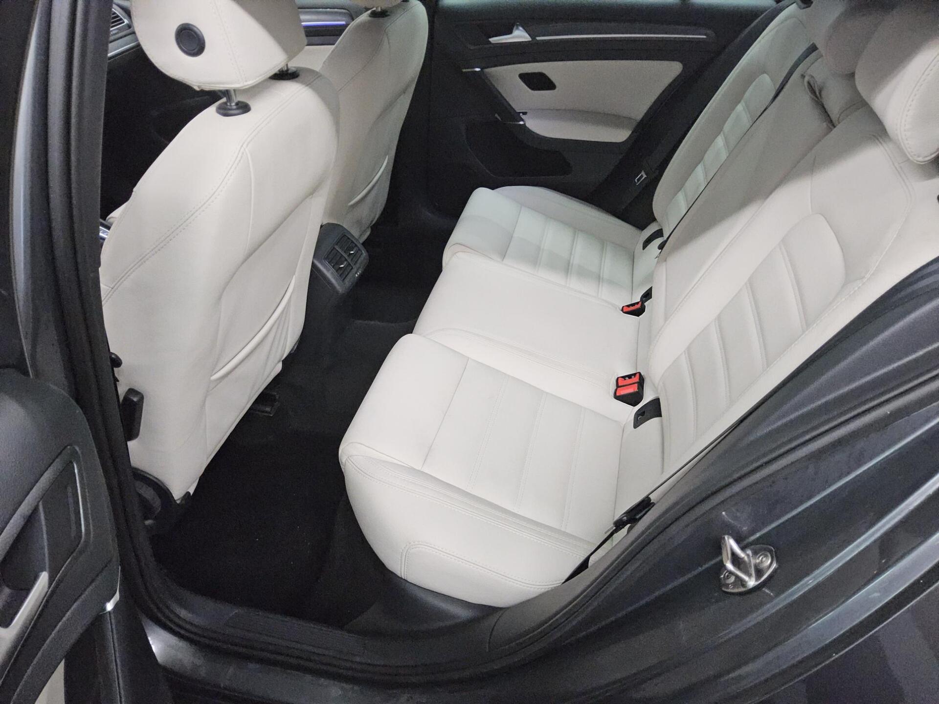 Volkswagen Golf-7 GTE 1.4 TSI Navi LED RfK ACC Shz PDC 13