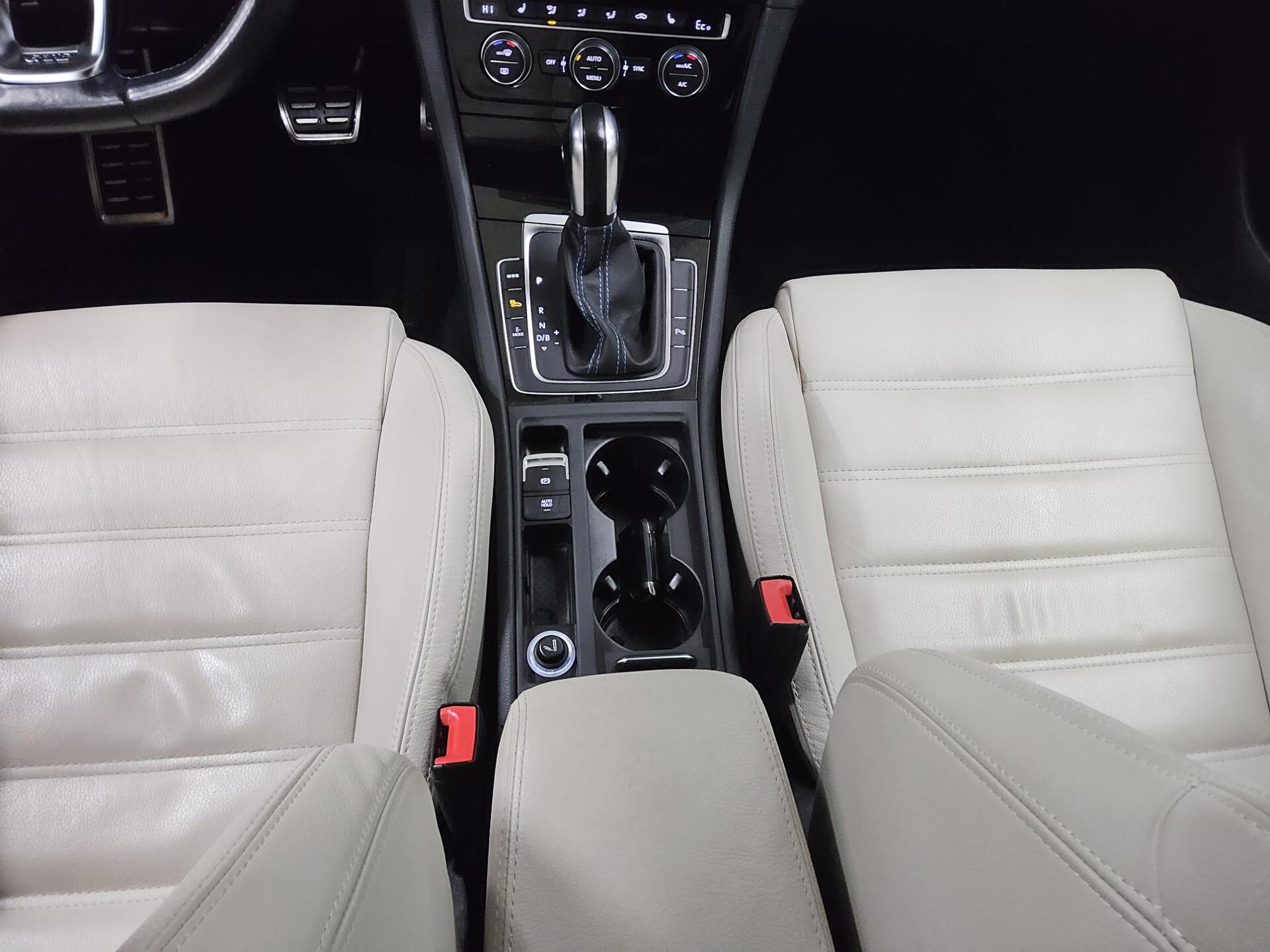 Volkswagen Golf-7 GTE 1.4 TSI Navi LED RfK ACC Shz PDC 6