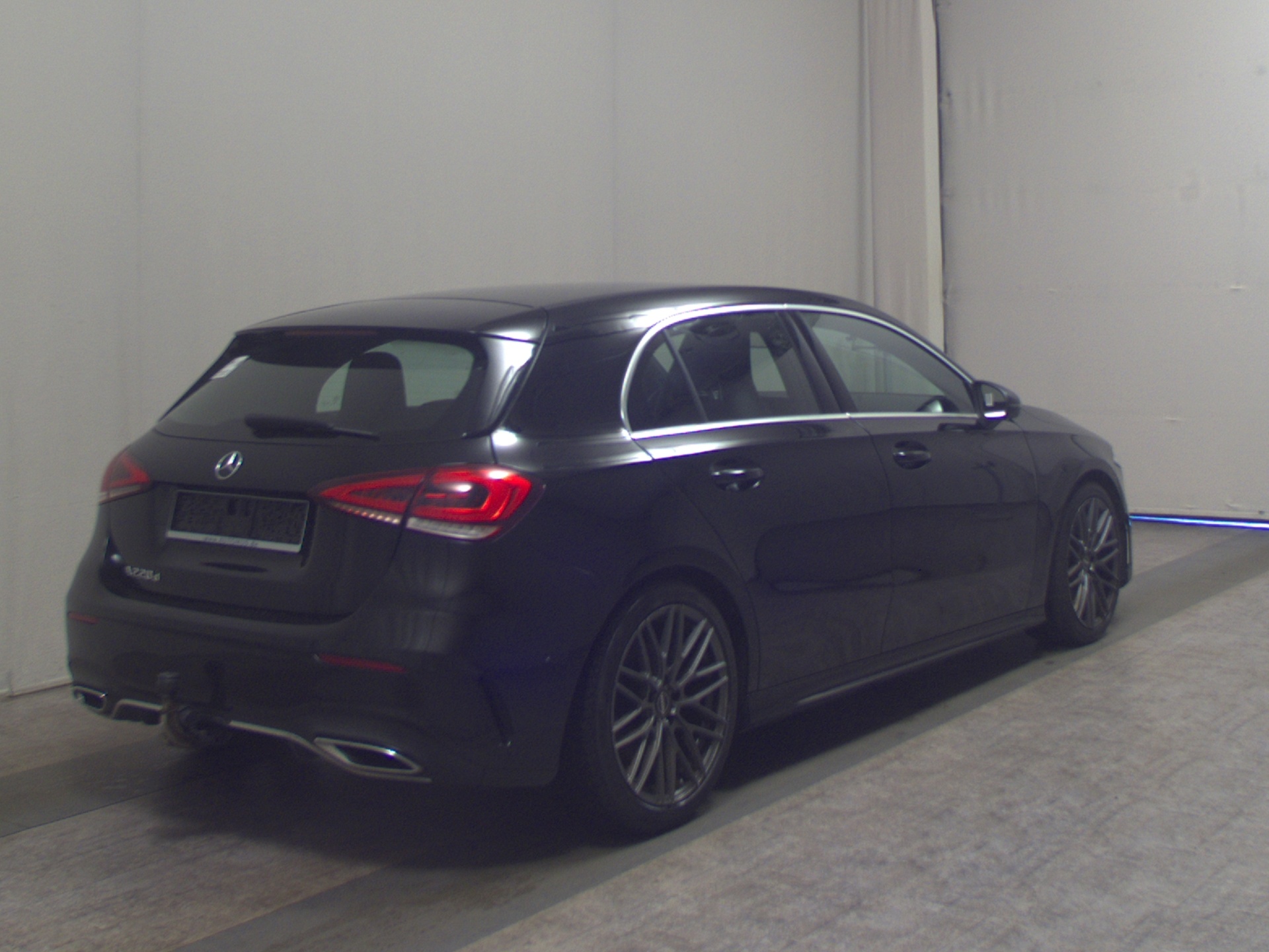 Mercedes-Benz A 220 d AMG-Line Navi LED Kamera Ahk Shz 4