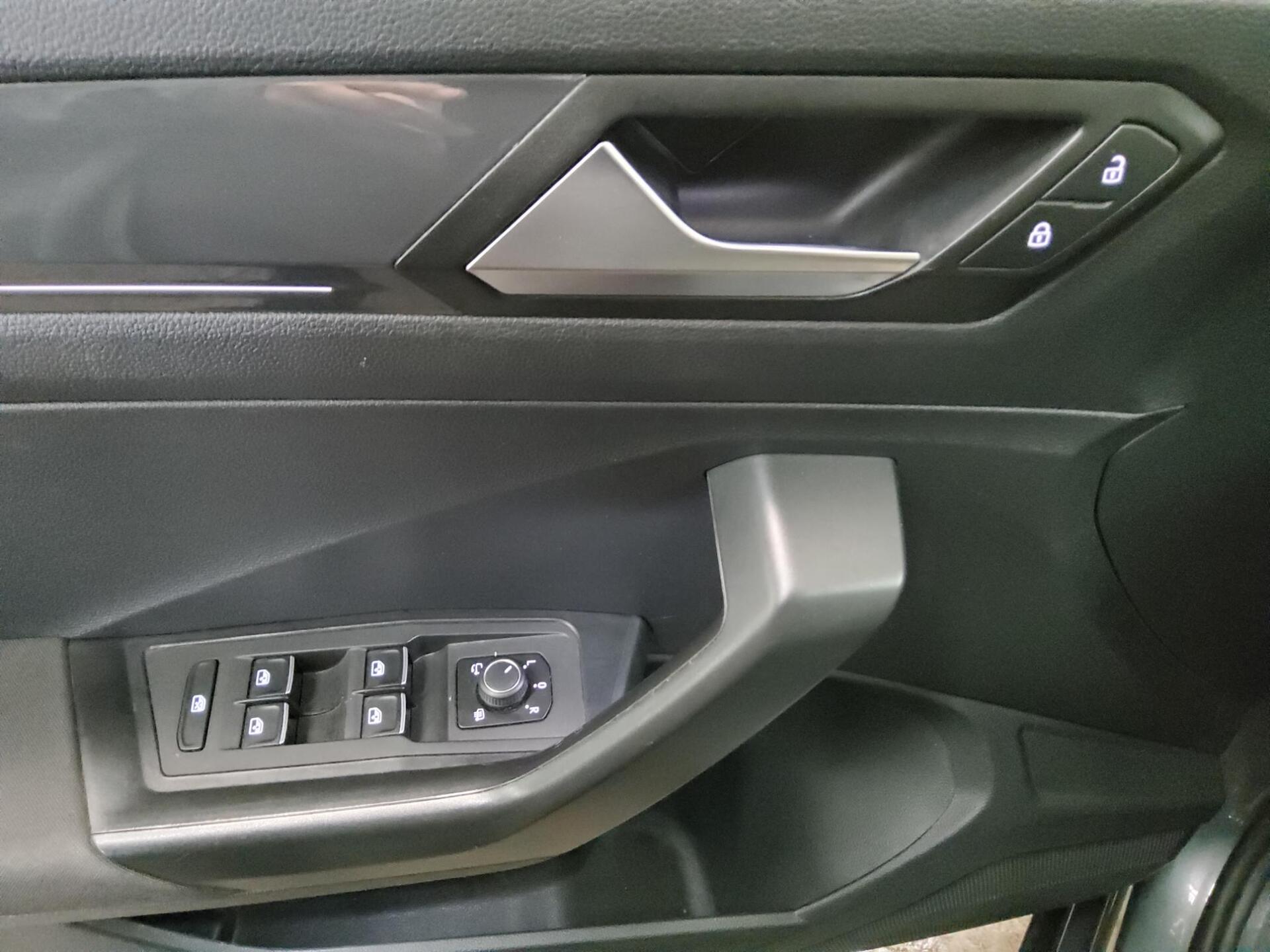 Volkswagen T-Roc 2.0 TDI Sport ACC LED Ahk AID Kamera 10