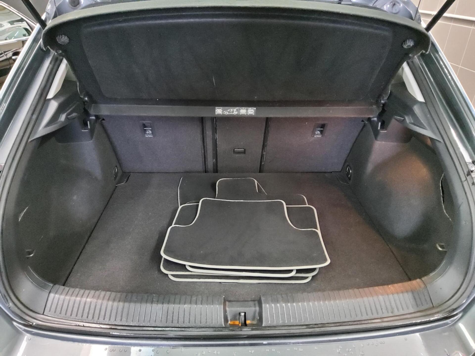 Volkswagen T-Roc 2.0 TDI Sport ACC LED Ahk AID Kamera 12