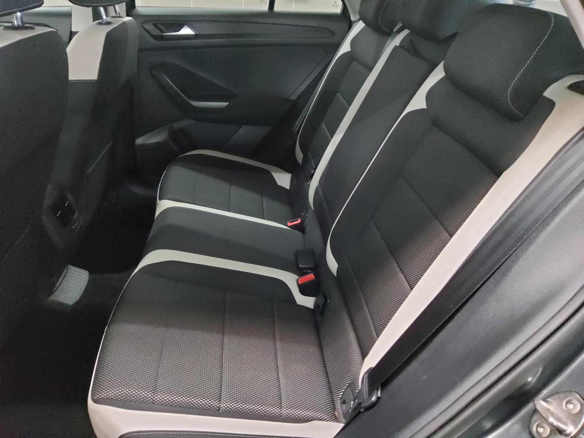 Volkswagen T-Roc 2.0 TDI Sport ACC LED Ahk AID Kamera 13