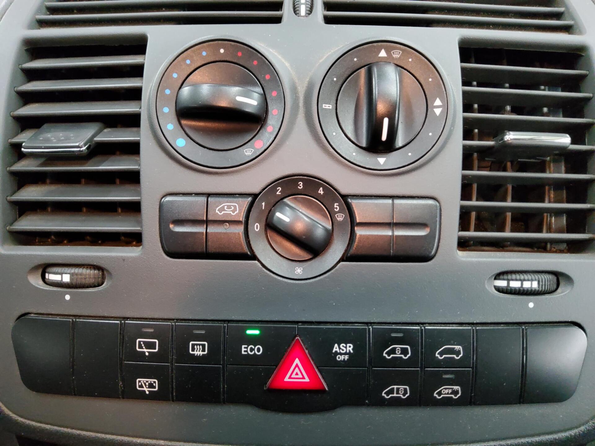 Mercedes-Benz Vito 113 CDI 9-Sitzer AHK HU 08/27 7