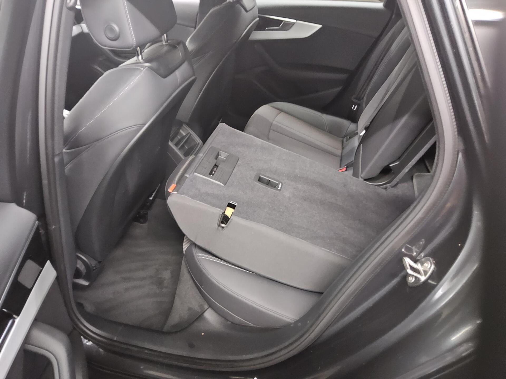 Audi A4 Avant 40 TDI S-Line T-Leder Navi LED AHK 13