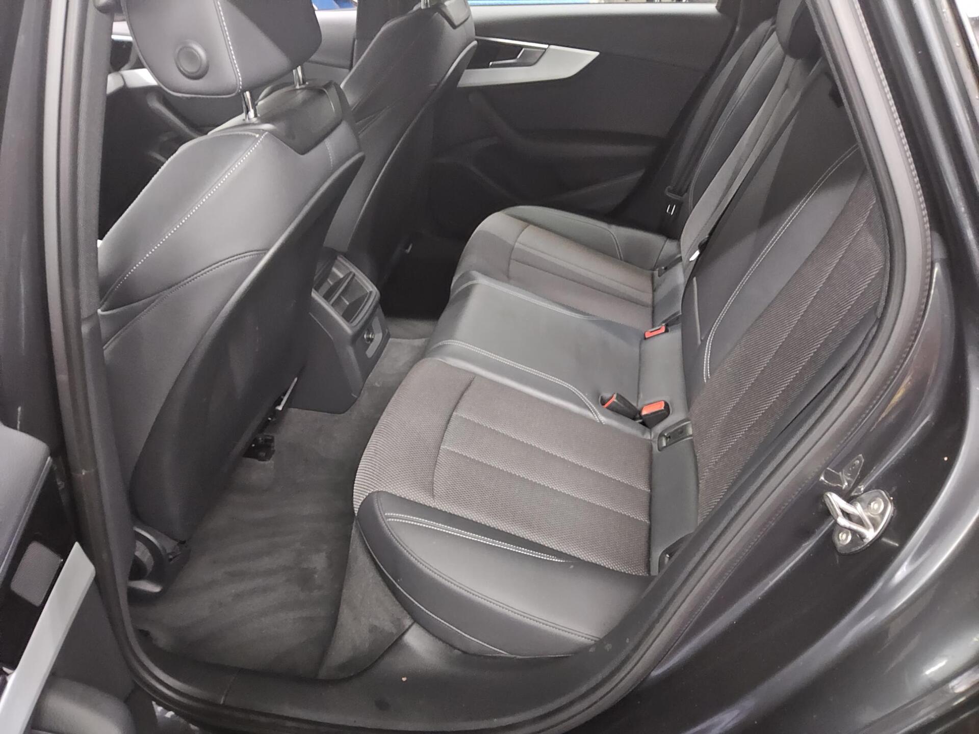 Audi A4 Avant 40 TDI S-Line T-Leder Navi LED AHK 12