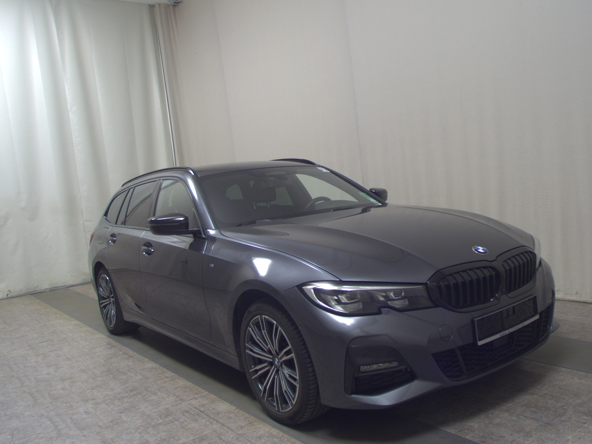 BMW 330e Touring M-Sport Navi LED LC prof. H-K AHK 3