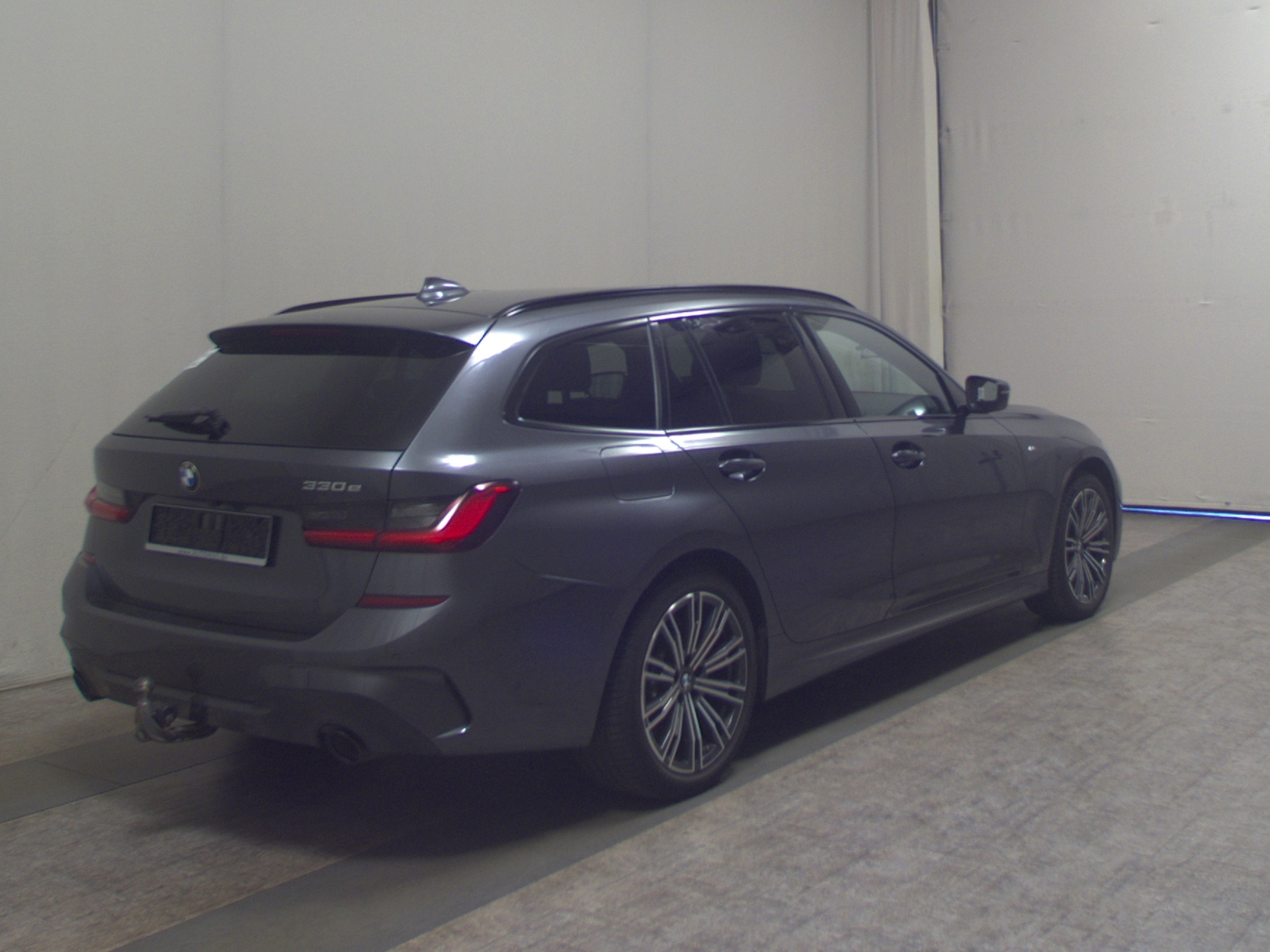 BMW 330e Touring M-Sport Navi LED LC prof. H-K AHK 4