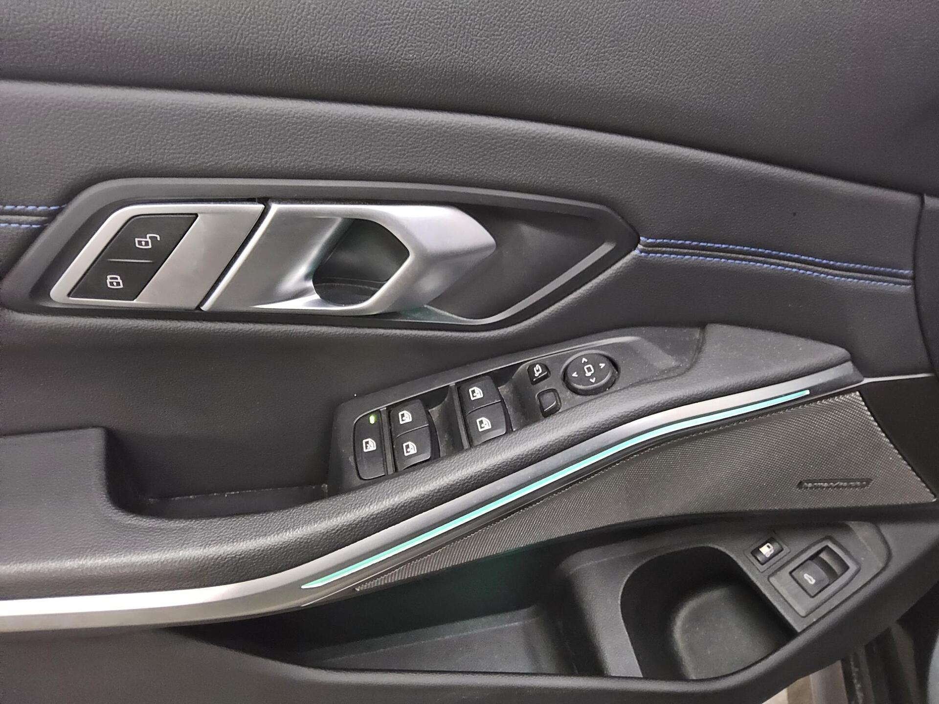 BMW 330e Touring M-Sport Navi LED LC prof. H-K AHK 10