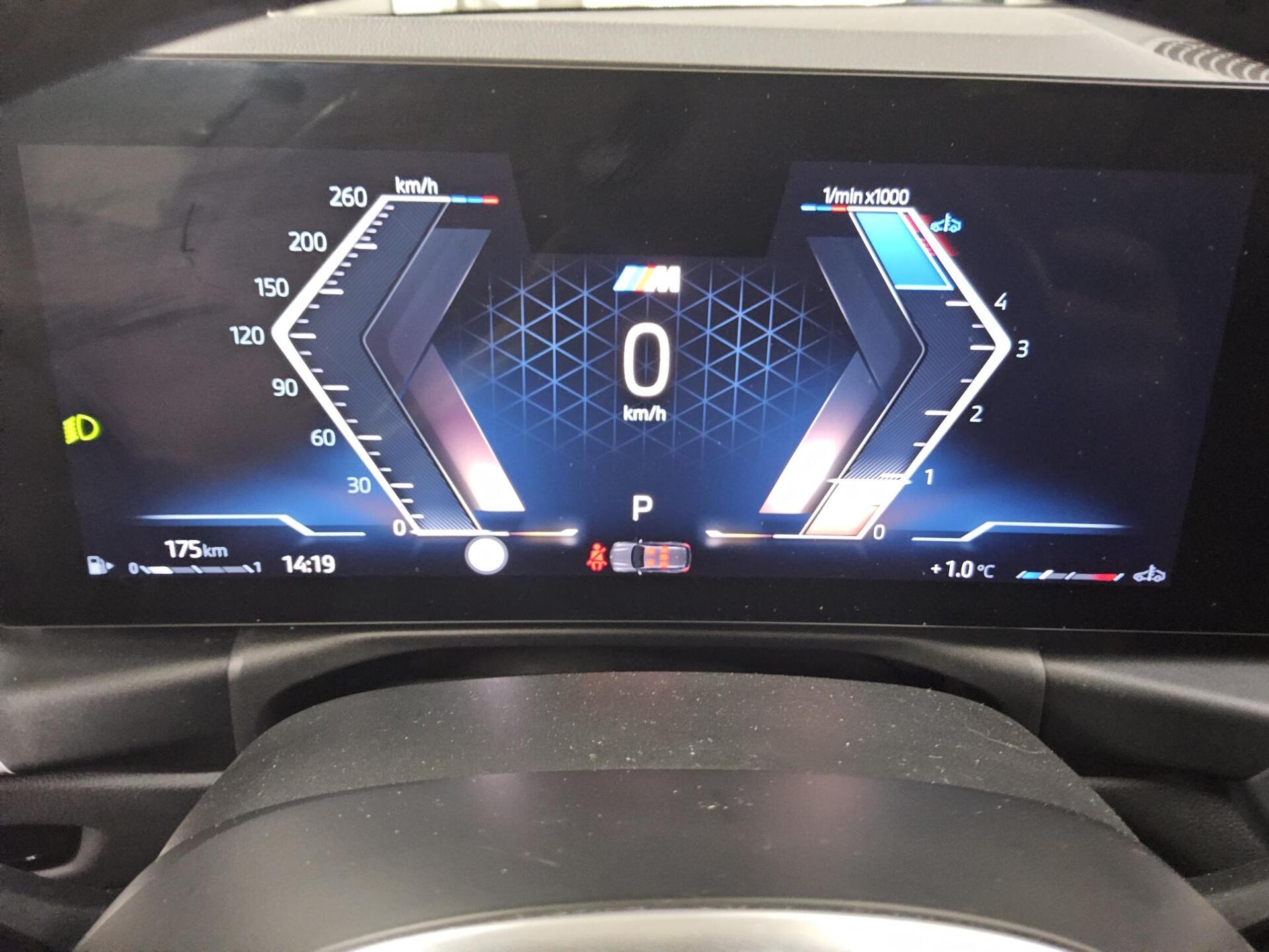 BMW 320dA Touring xDr M-Sport Navi LED Curved HiFi 8