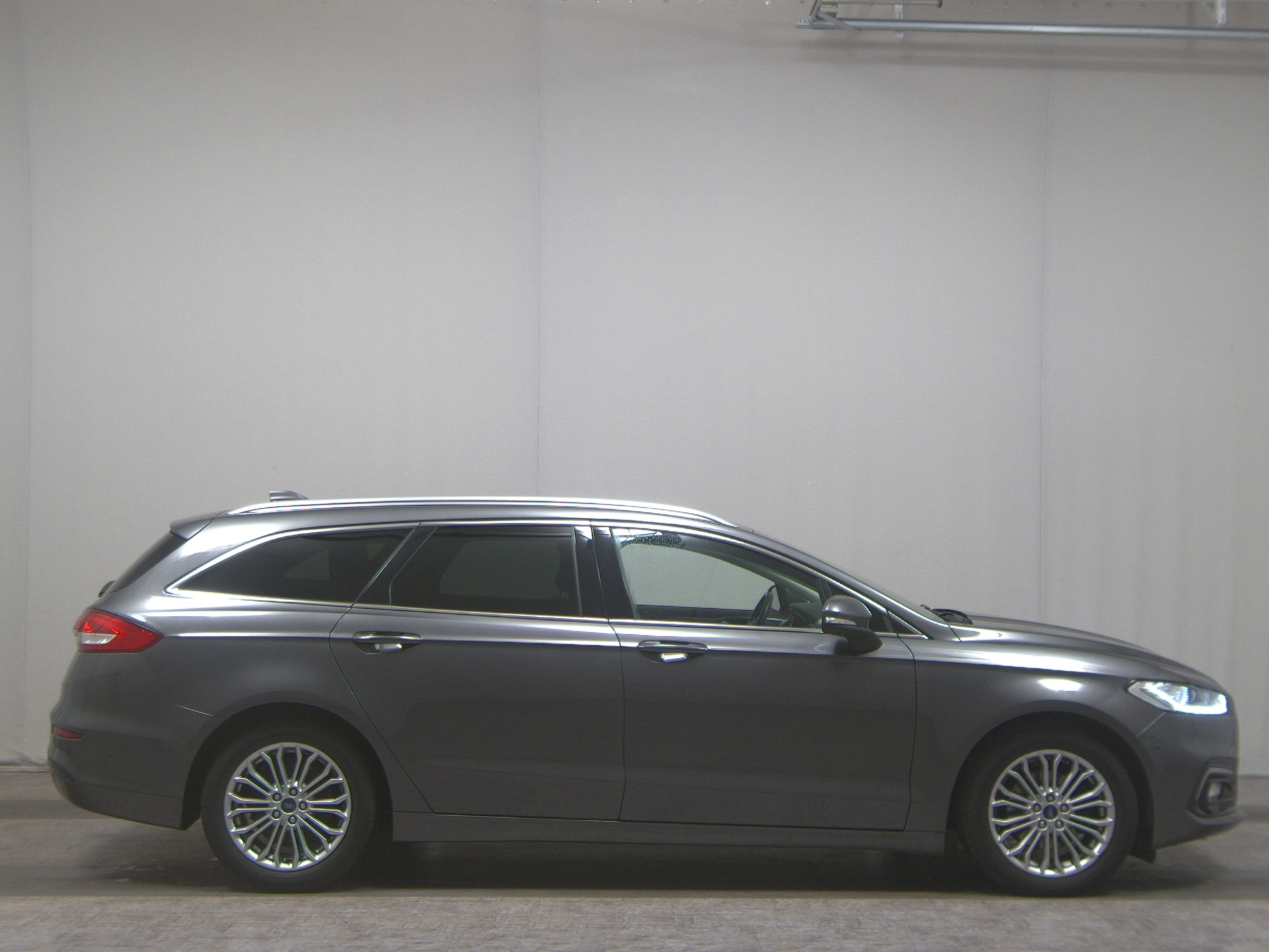 Ford Mondeo Turnier 2.0 EB Titanium Navi LED AHK RFK