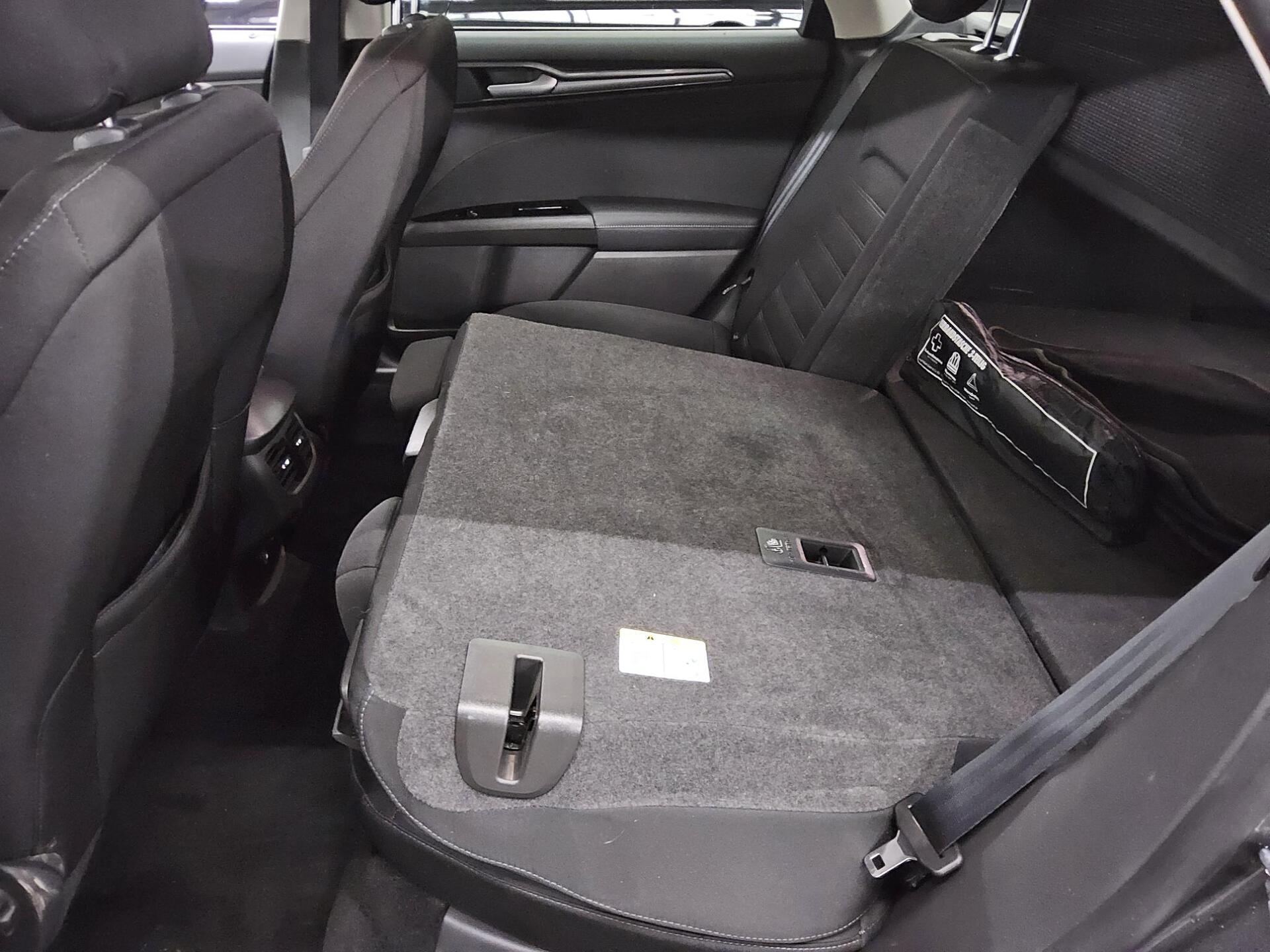 Ford Mondeo Turnier 2.0 EB Titanium Navi LED AHK RFK 12