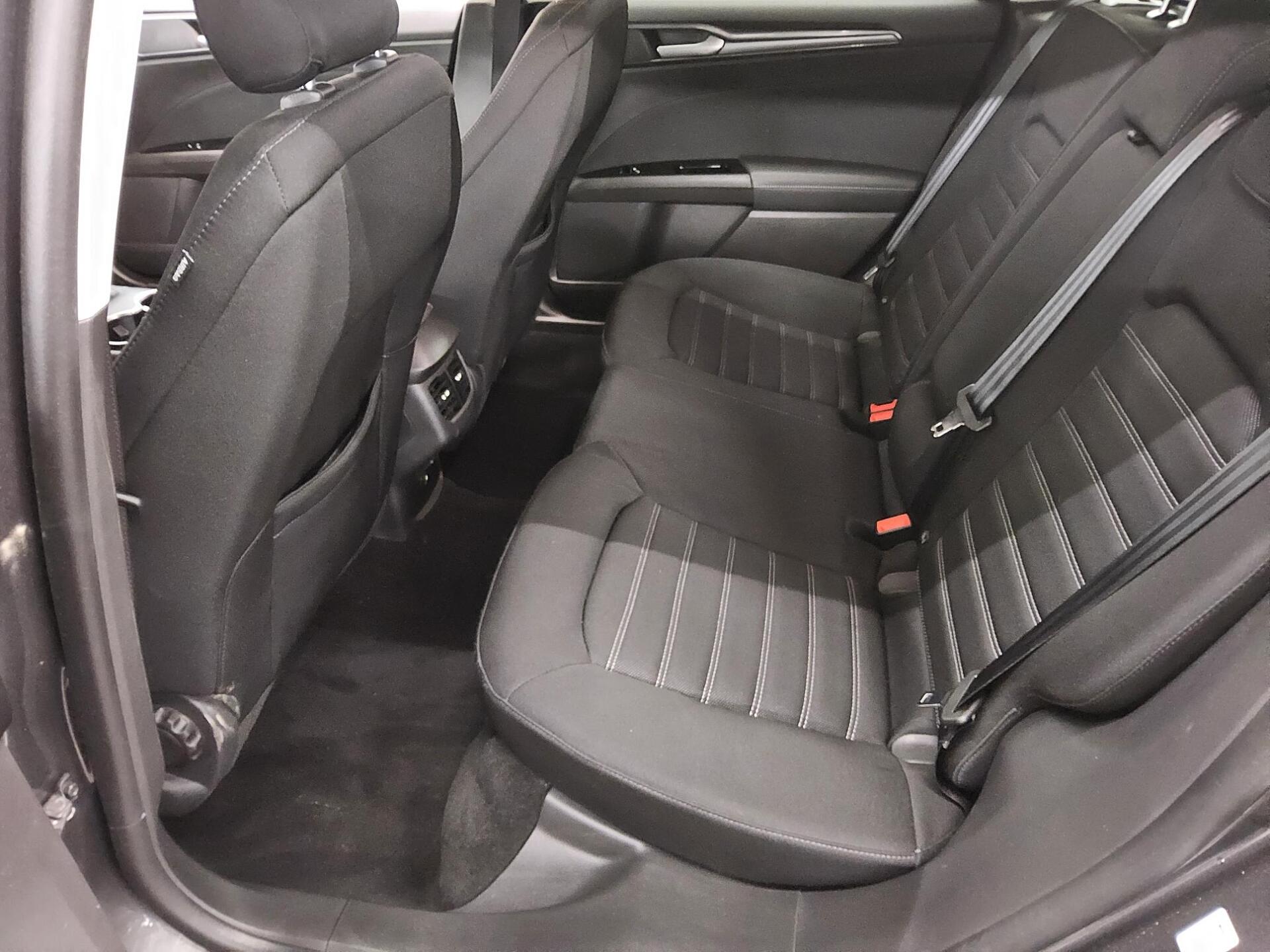 Ford Mondeo Turnier 2.0 EB Titanium Navi LED AHK RFK 13