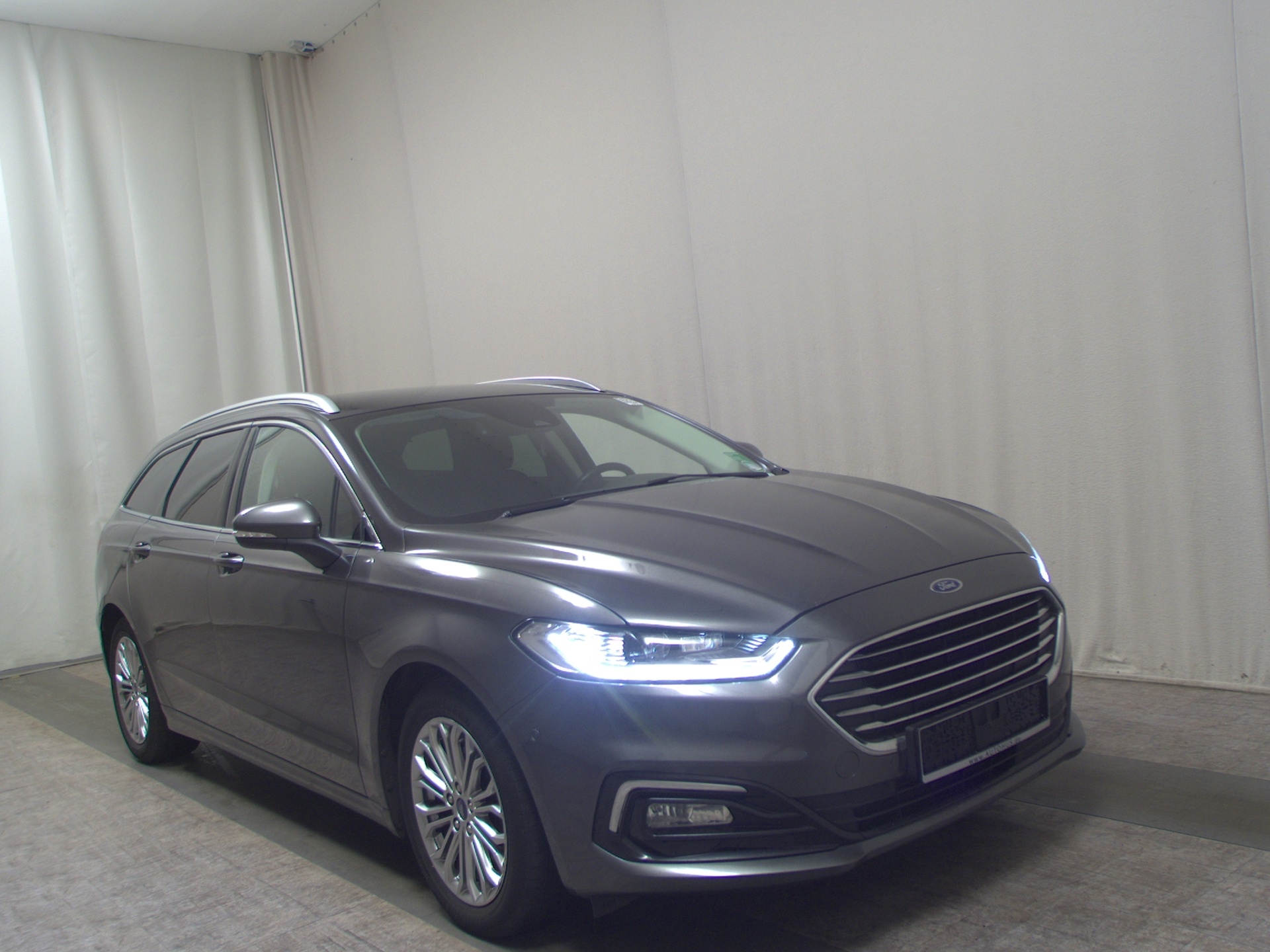 Ford Mondeo Turnier 2.0 EB Titanium Navi LED AHK RFK 3