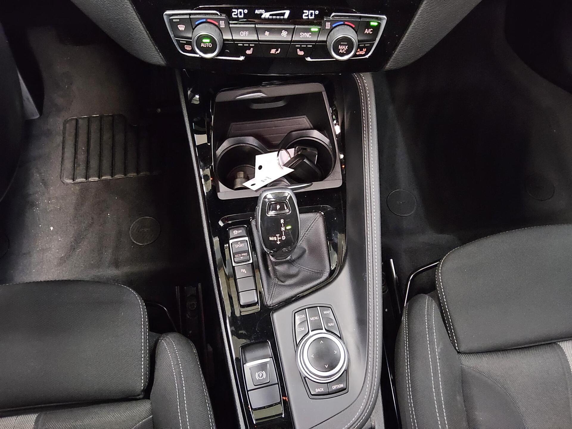 BMW X2 sDrive18d Advantage Navi HiFi Pano LED+ 6