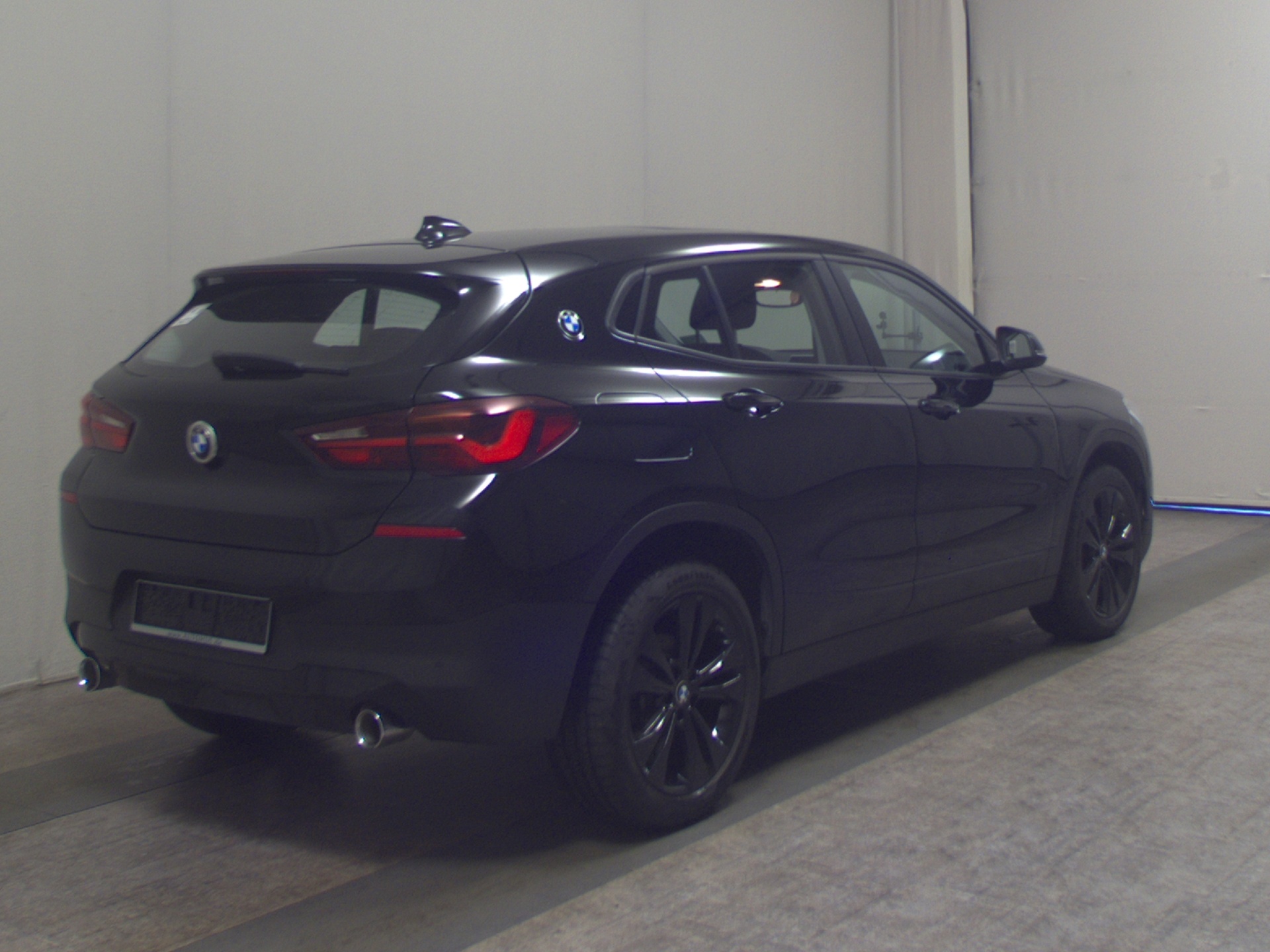 BMW X2 sDrive18d Advantage Navi HiFi Pano LED+ 4