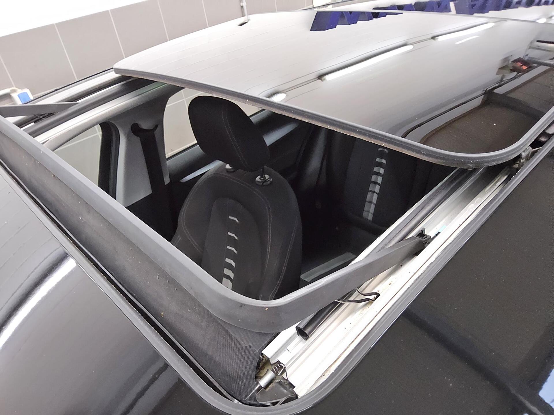 BMW X2 sDrive18d Advantage Navi HiFi Pano LED+ 11