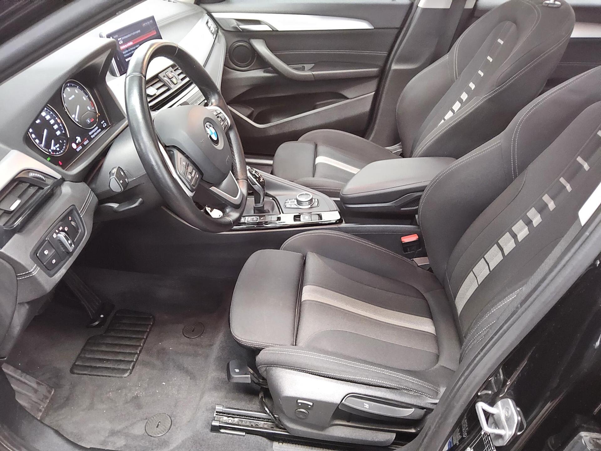 BMW X2 sDrive18d Advantage Navi HiFi Pano LED+ 8