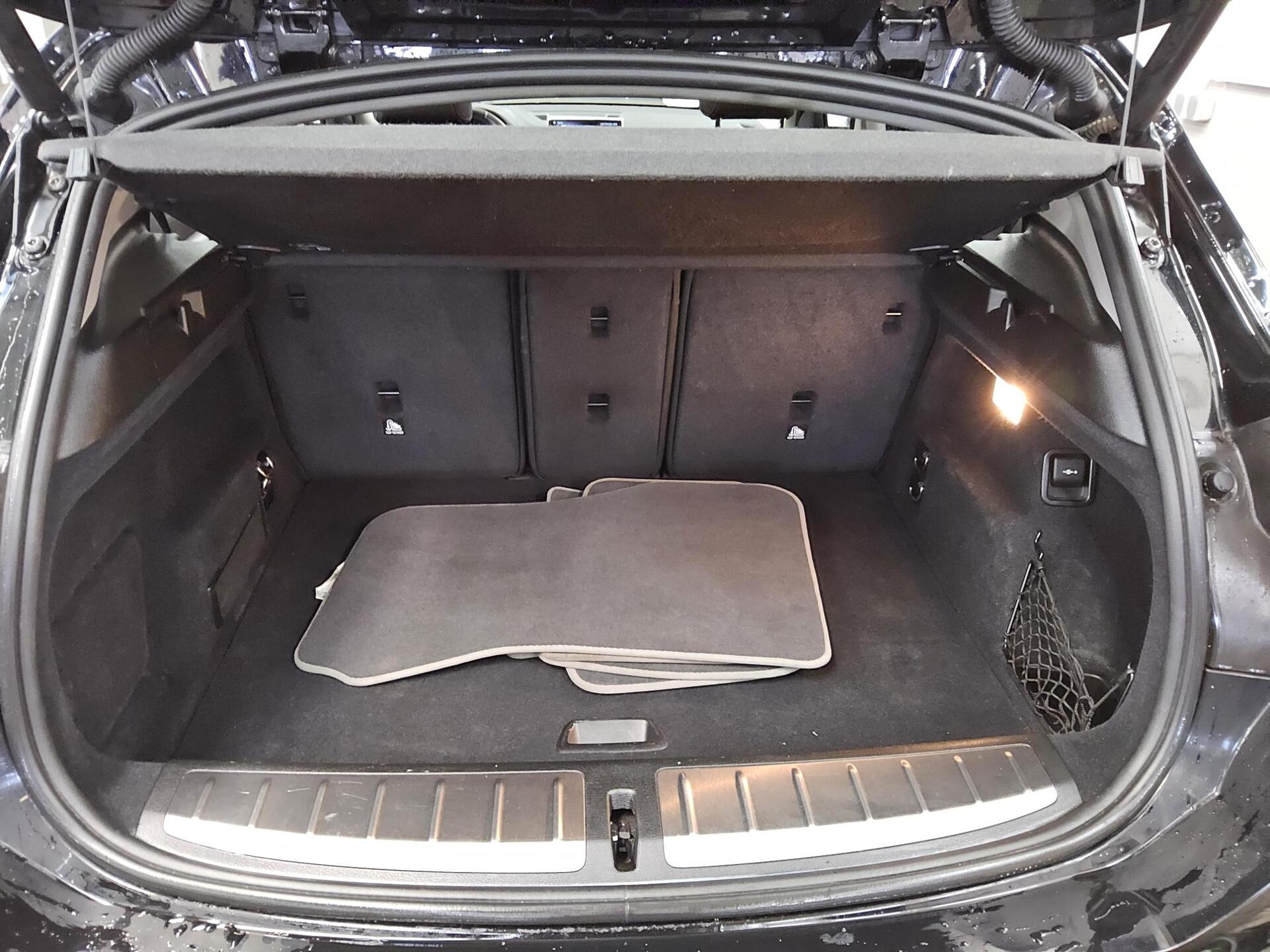 BMW X2 sDrive18d Advantage Navi HiFi Pano LED+ 12