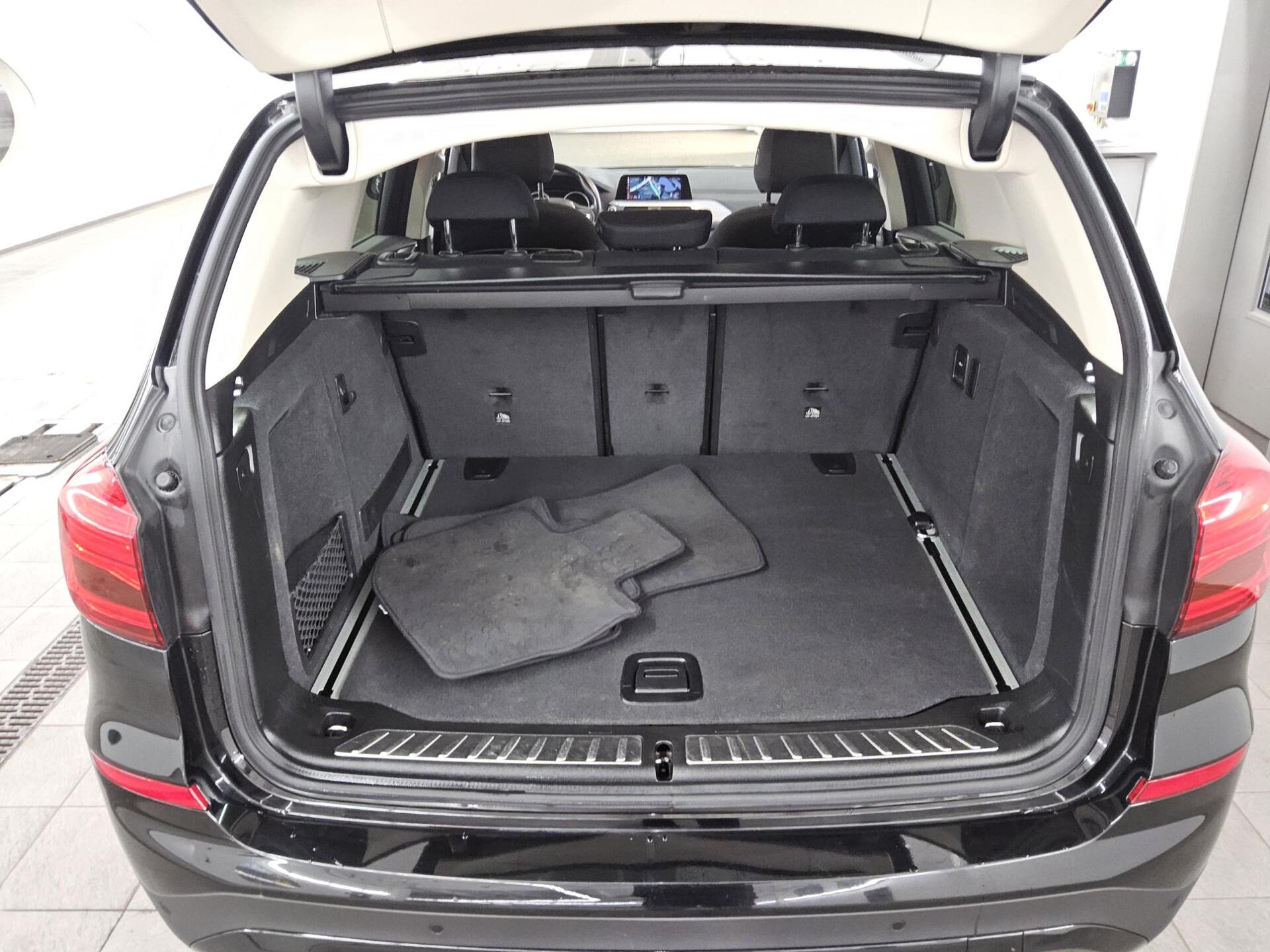 BMW X3 xDrive20i Advantage LC+ Navi LED AHK RfK SHZ 11