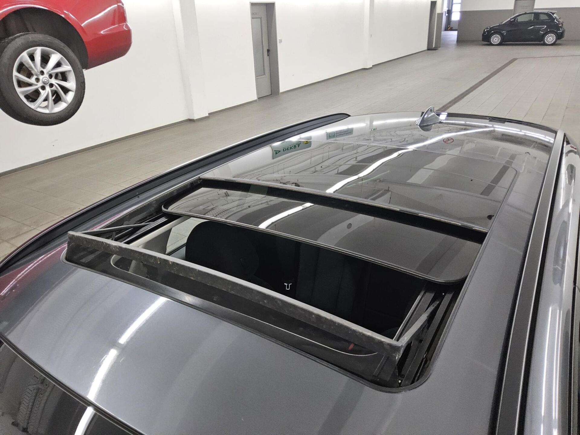 BMW 320dA Touring Navi Panoramadach LED LC+ StandHzg 11