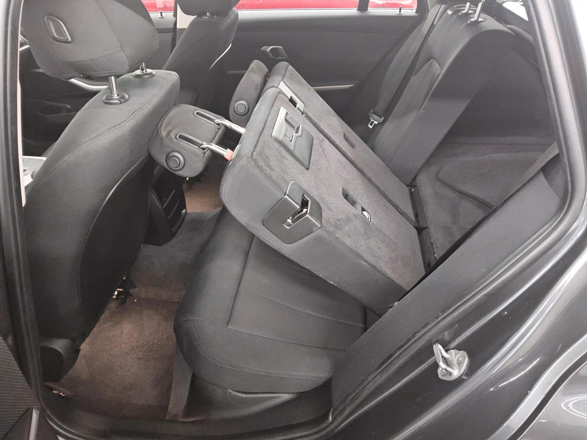 BMW 320dA Touring Navi Panoramadach LED LC+ StandHzg 13