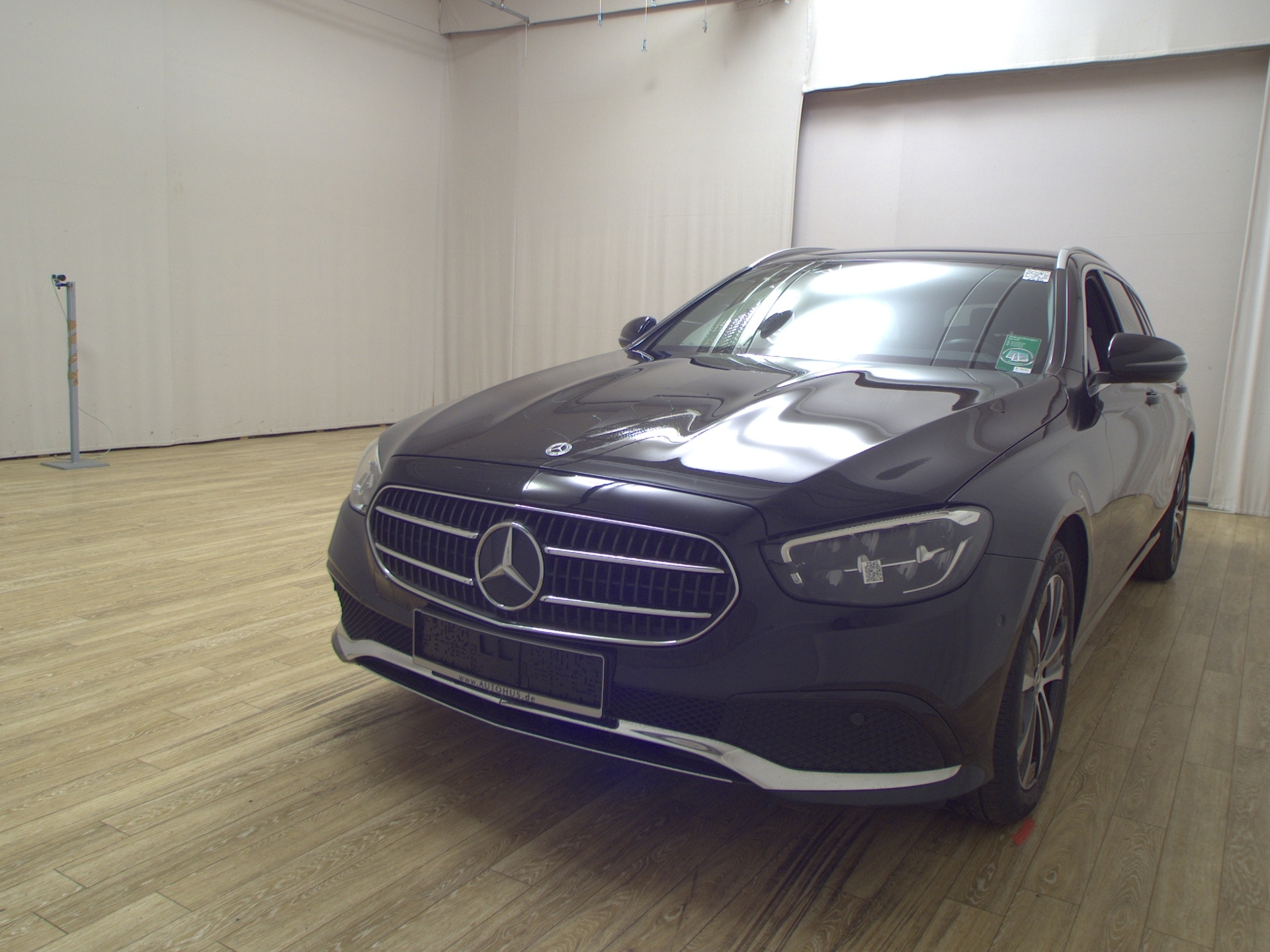 Mercedes-Benz E 300 T e Avantgarde Navi LED Widescreen AHK 2