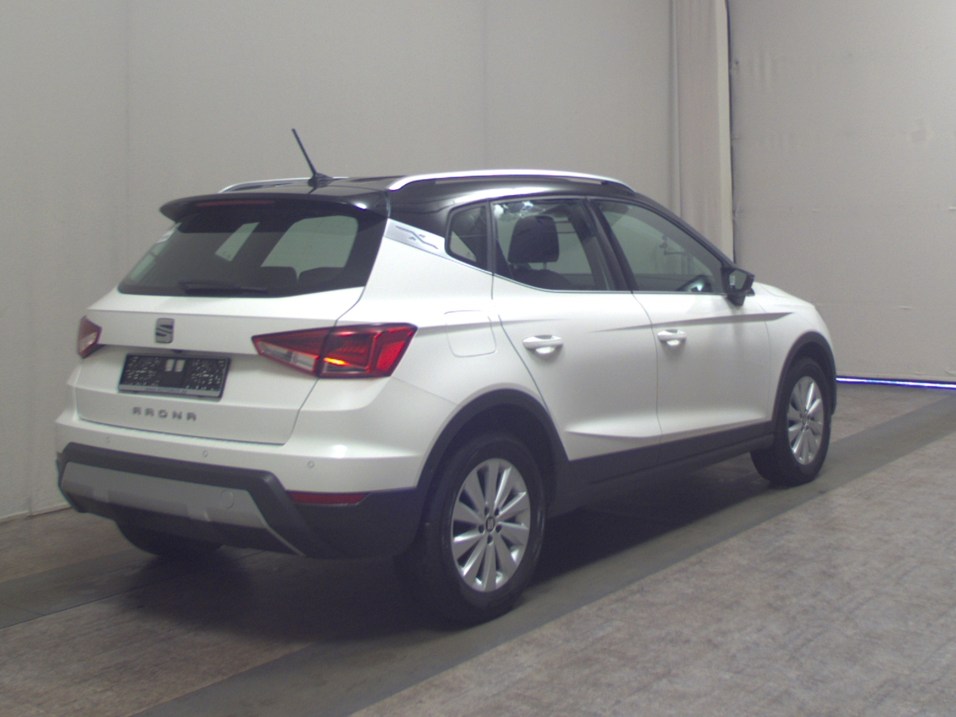 Seat Arona 1.0 TSI Xcellence Navi AHK PDC Tempomat 4