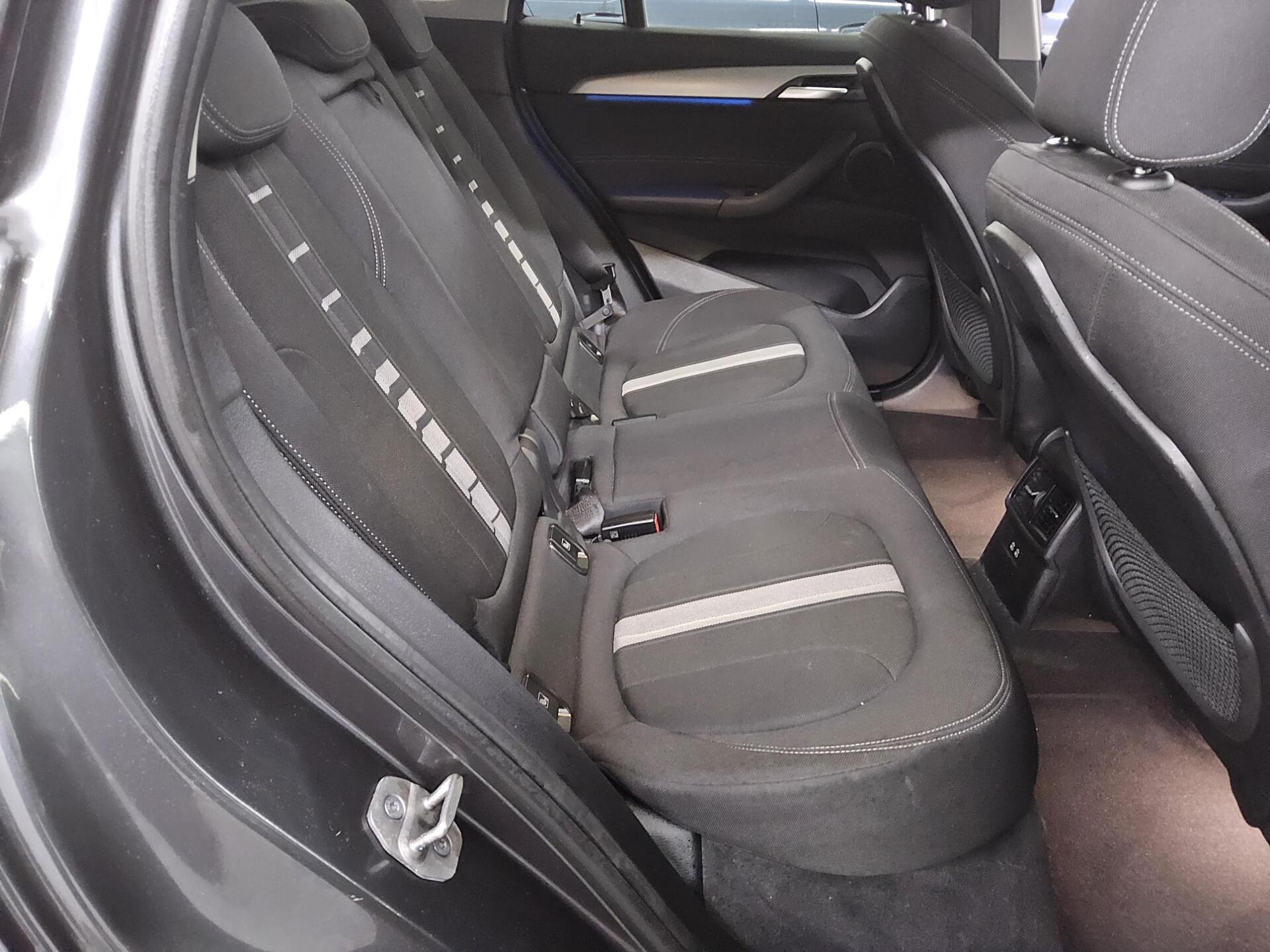 BMW X1 xDrive25e Advantage Navi+ LED HuD AHK HiFi 13