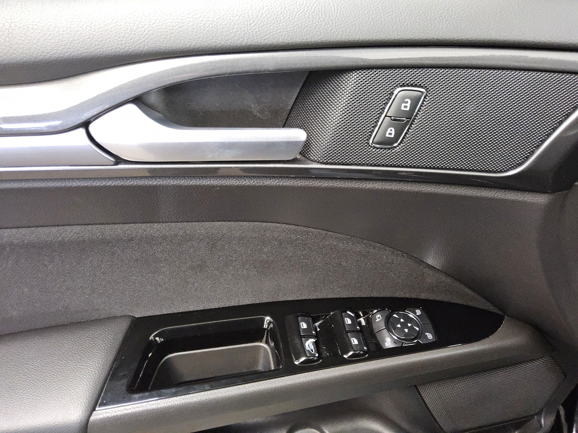 Ford Mondeo Turnier 2.0 EB Titanium Navi RfK AHK Shz 9