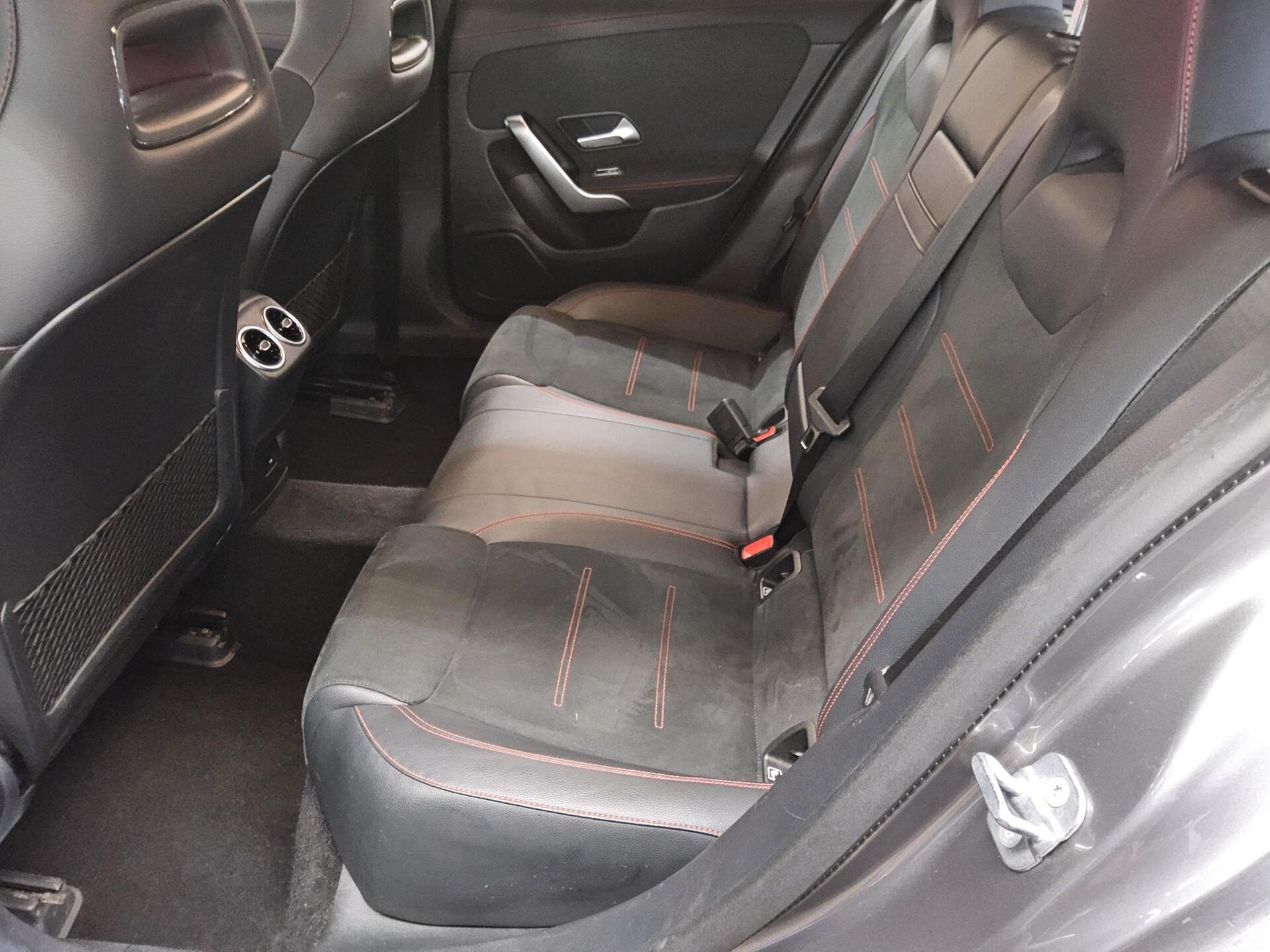 Mercedes-Benz CLA 200 SB AMG-Line Navi LED Distronic+ Shz PDC 13