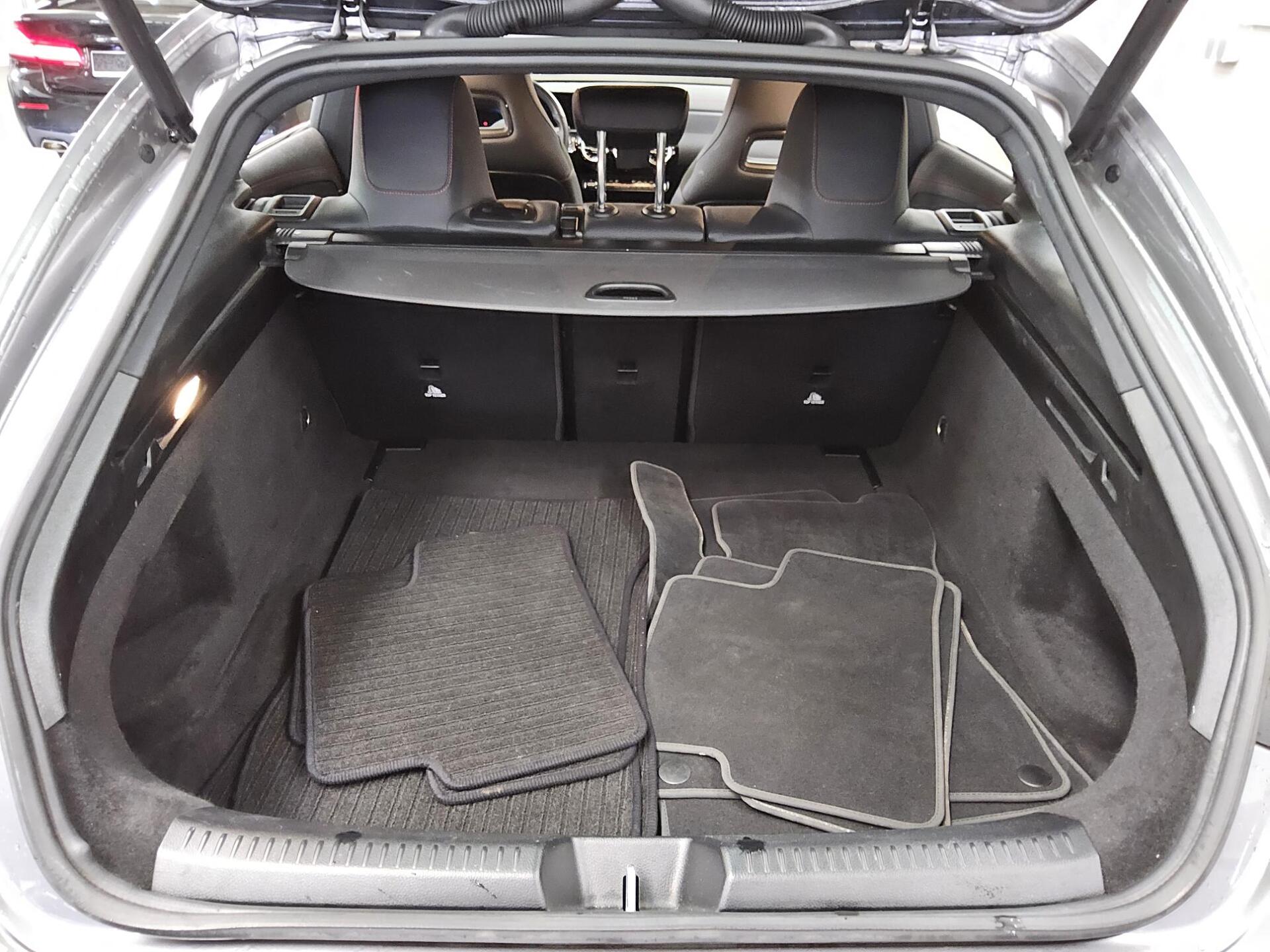 Mercedes-Benz CLA 200 SB AMG-Line Navi LED Distronic+ Shz PDC 12