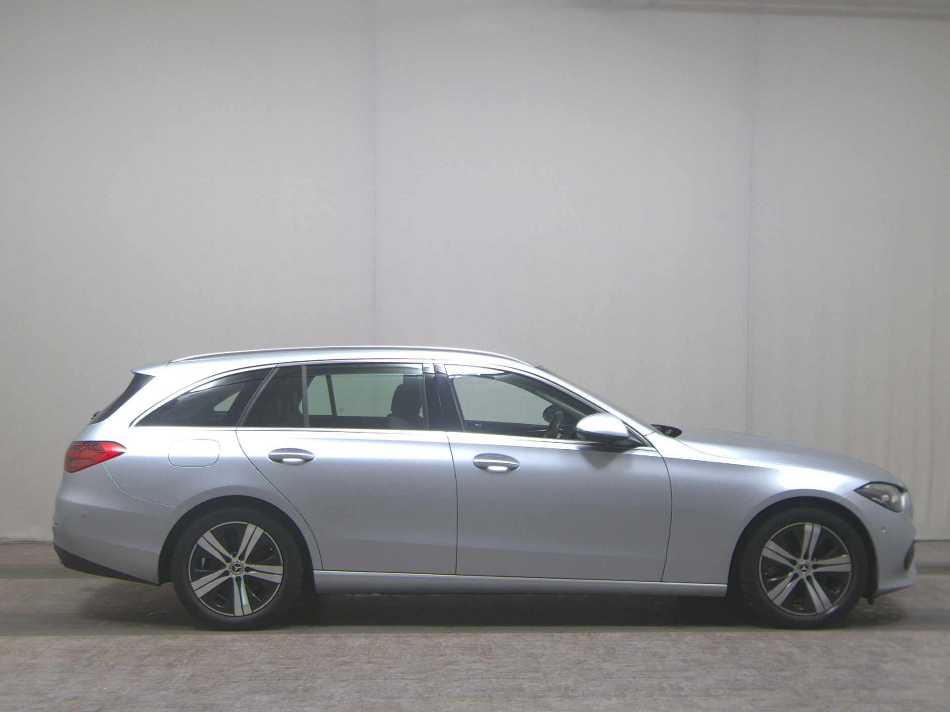 Mercedes-Benz C 220 T d Avantgarde Navi MBUX AHK RFK Distr.+