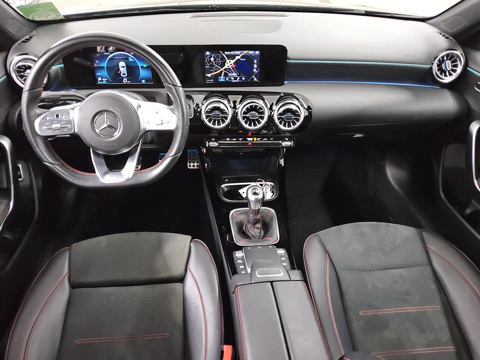 Mercedes-Benz A 180 Lim. d AMG-Line Navi LED Panorama Sound 5