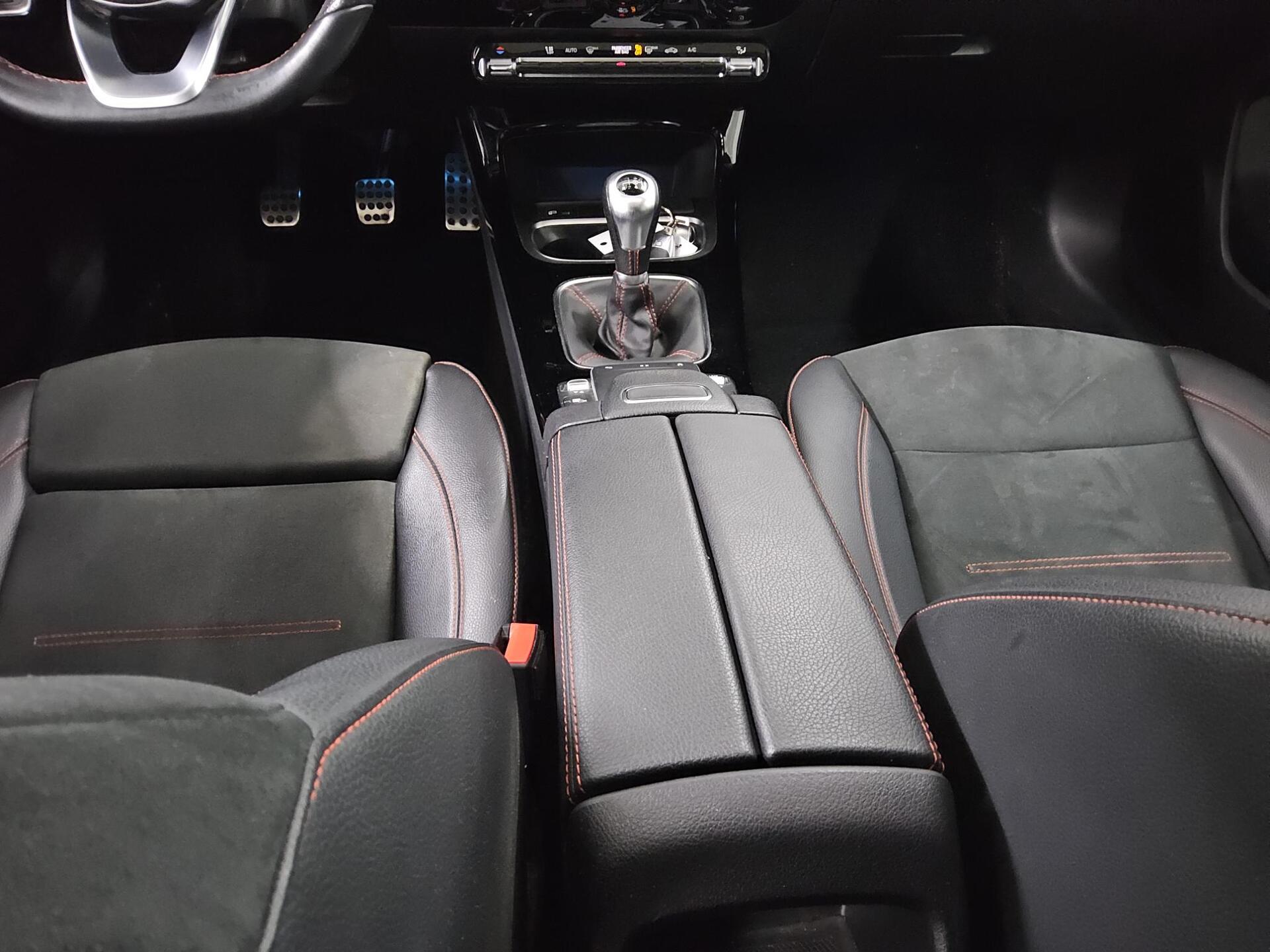 Mercedes-Benz A 180 Lim. d AMG-Line Navi LED Panorama Sound 6