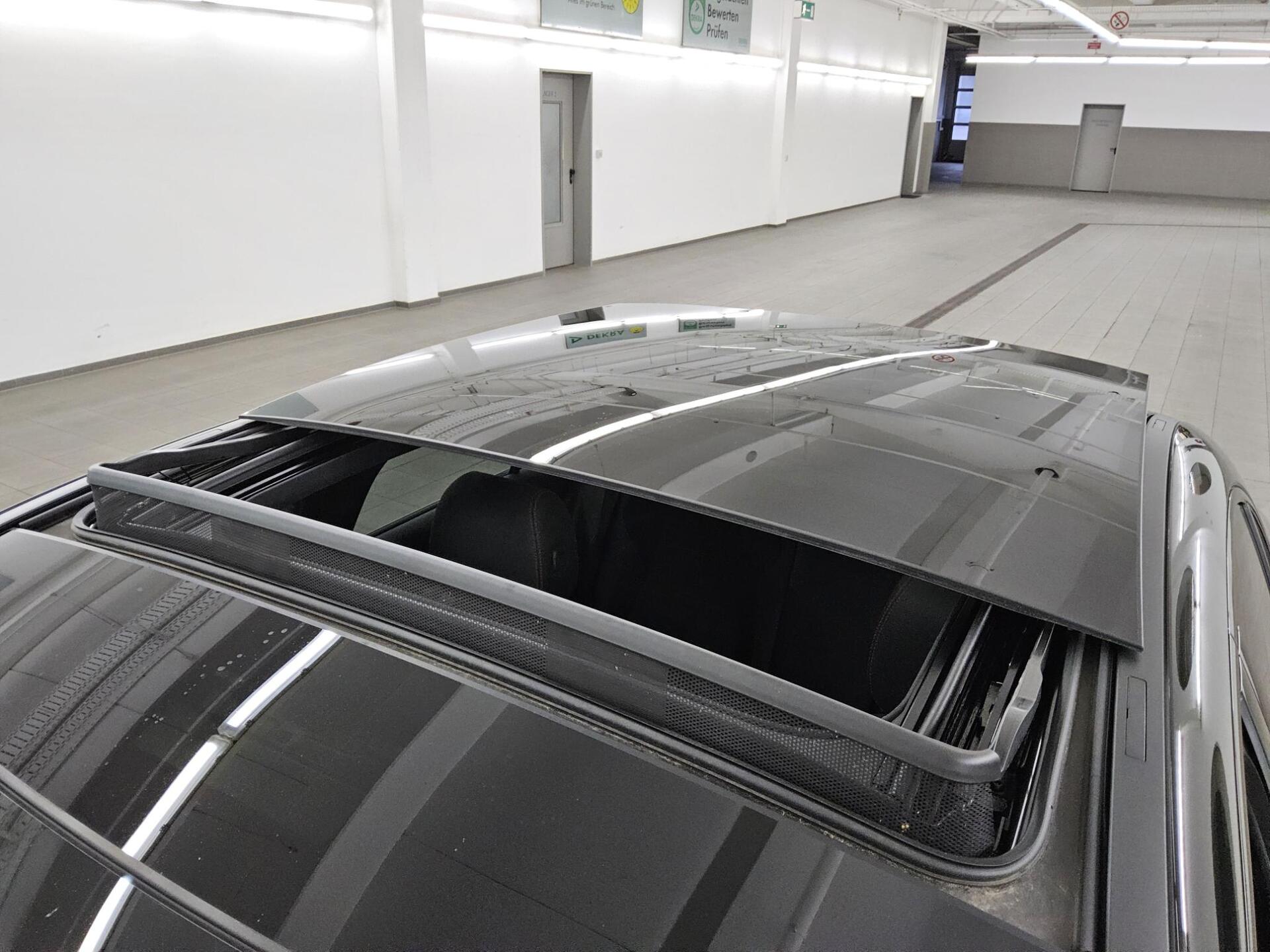 Mercedes-Benz A 180 Lim. d AMG-Line Navi LED Panorama Sound 12