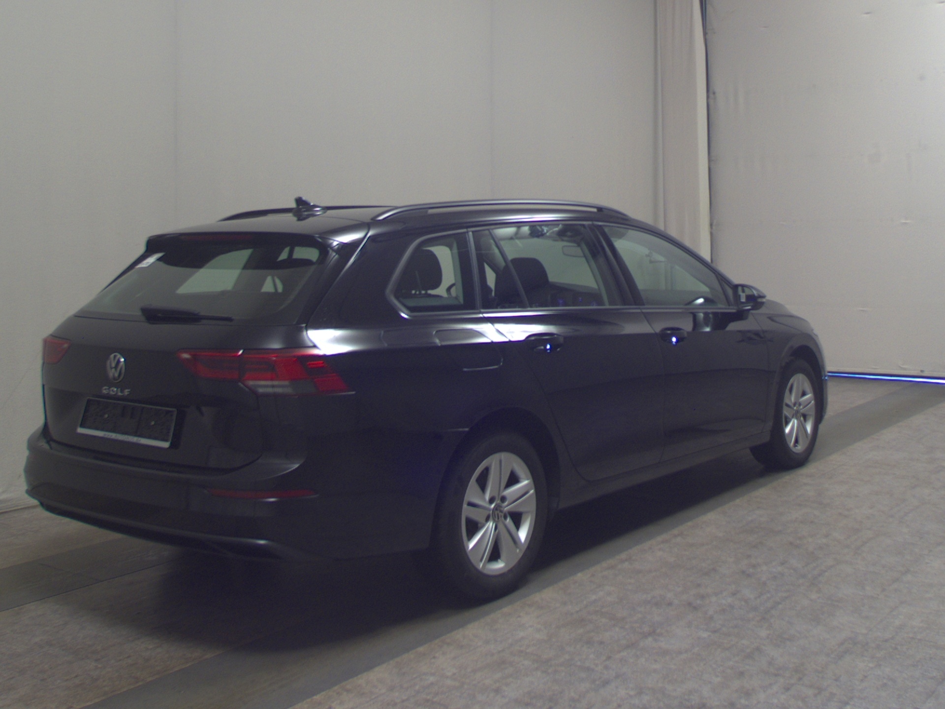 Volkswagen Golf-8 Var. 2.0 TDI Life Navi LED+ DC ACC 4