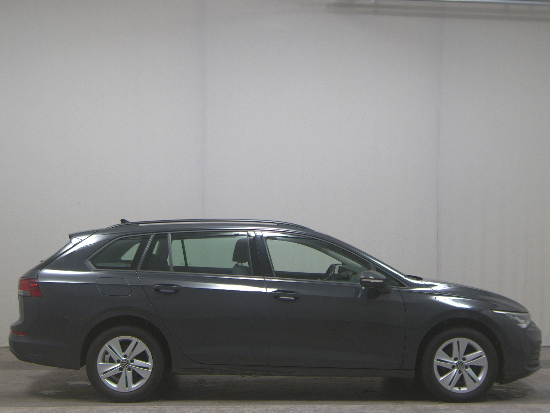 Volkswagen Golf-8 Var. 1.5 eTSI Life Navi AID