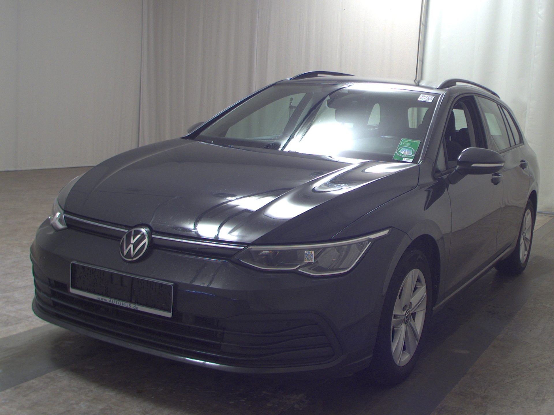 Volkswagen Golf-8 Var. 1.5 eTSI Life Navi AID 2