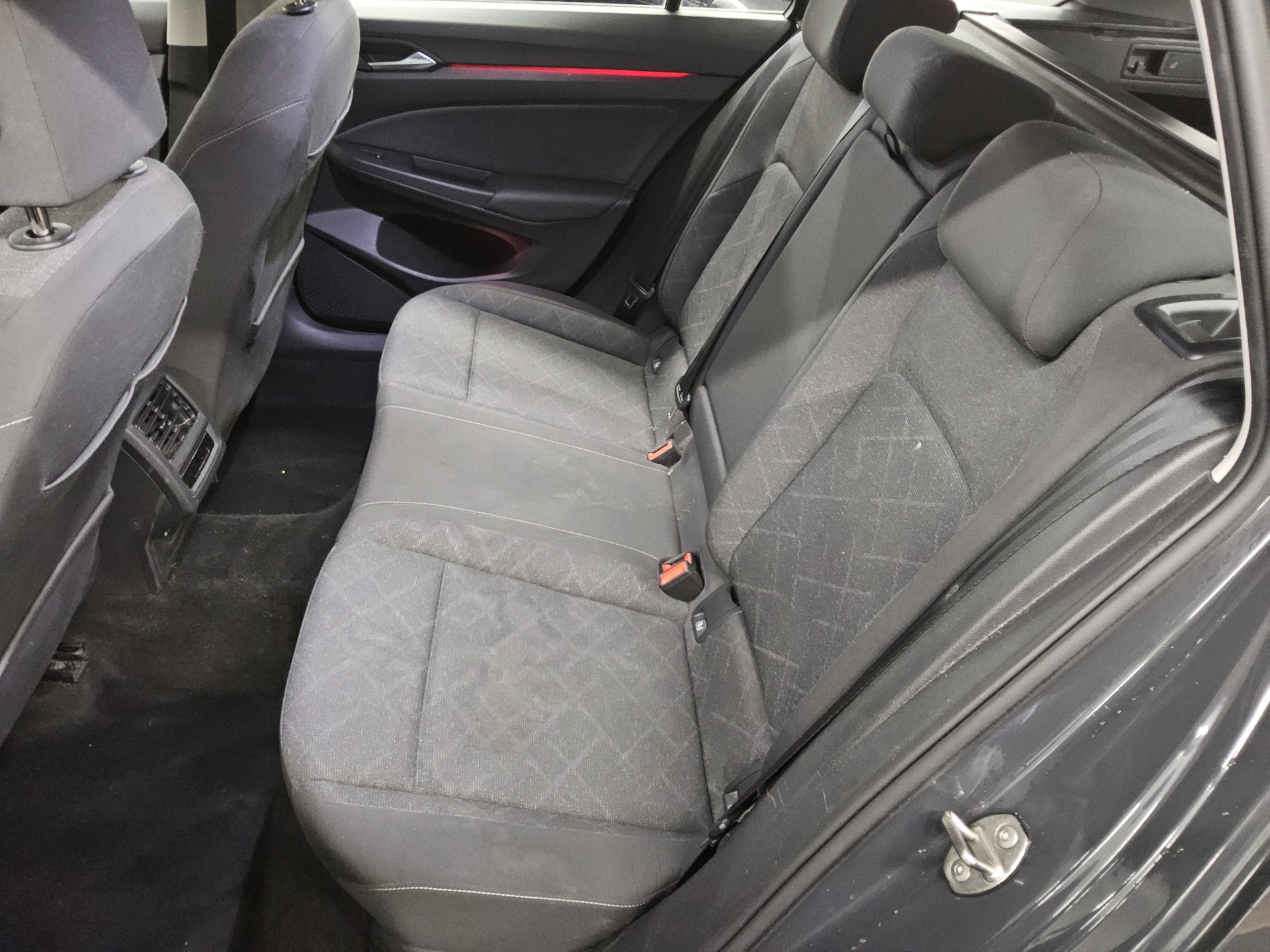 Volkswagen Golf-8 Var. 1.5 eTSI Life Navi AID 13