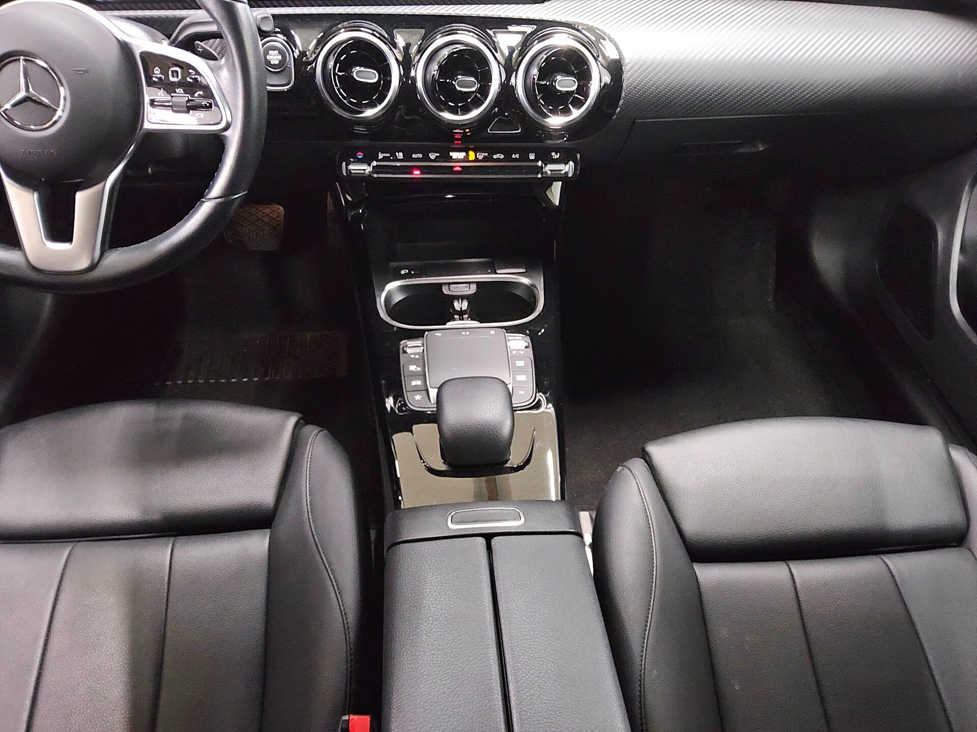 Mercedes-Benz A 250 e Leder Navi SHZ Tempomat PDC 6