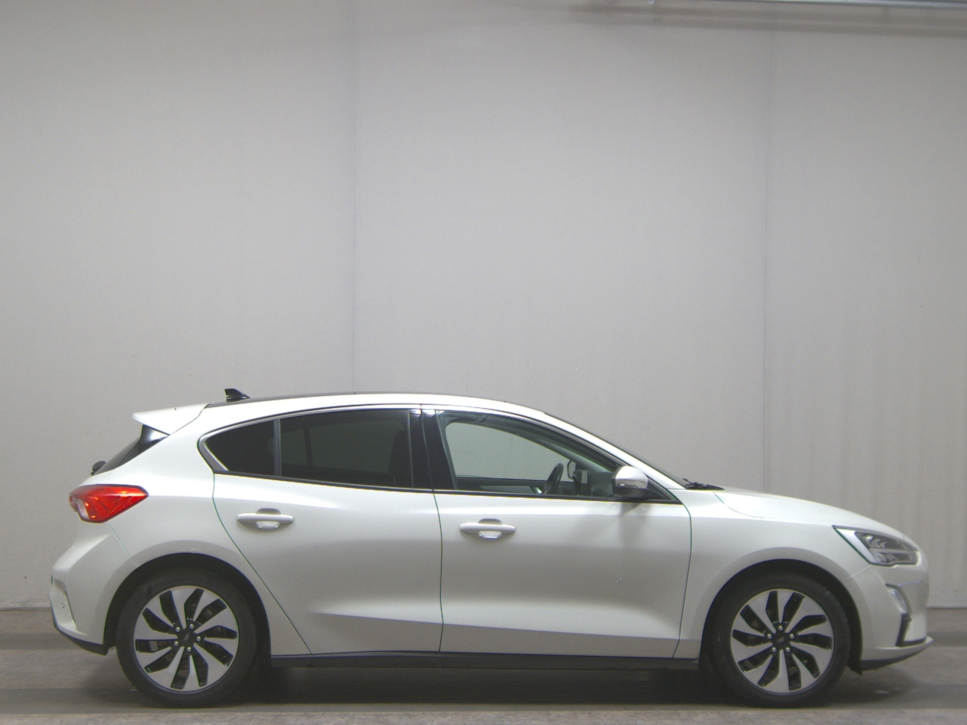 Ford Focus 1.5 EB Cool&Connect Navi LED RfK Pano AHK