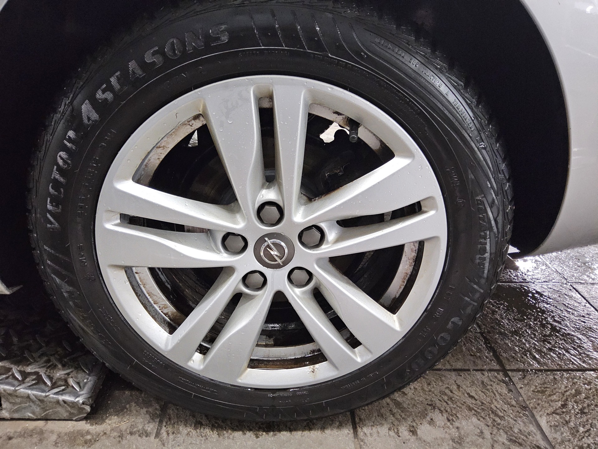 Opel Astra ST 1.5 D Business Ed. Navi LED AHK Shz PDC 10