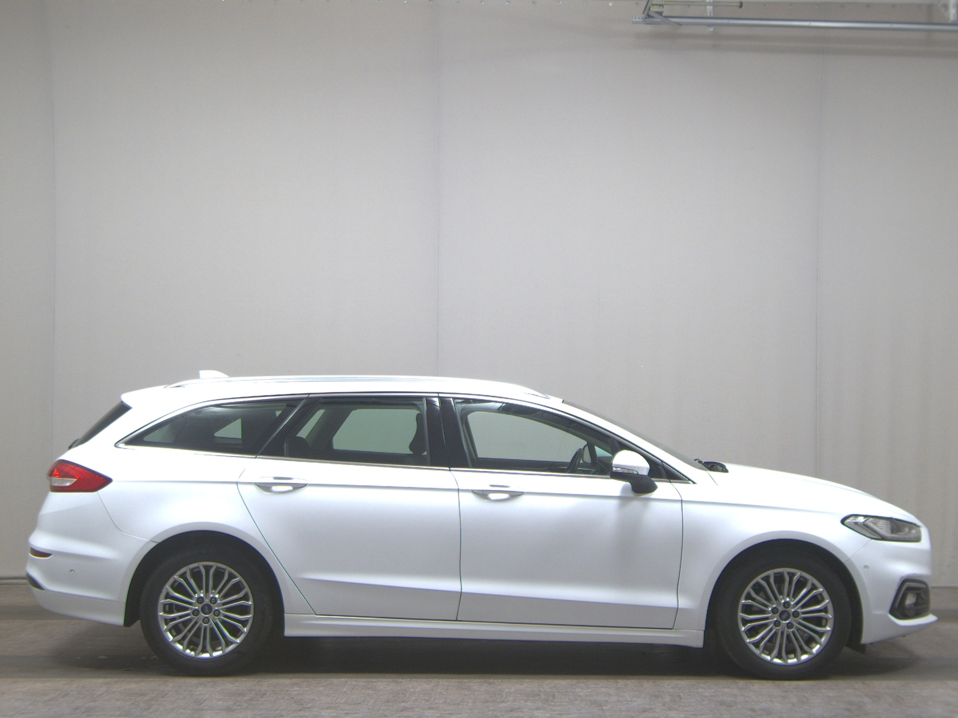 Ford Mondeo Turnier 2.0 EB Titanium Navi LED RfK Shz