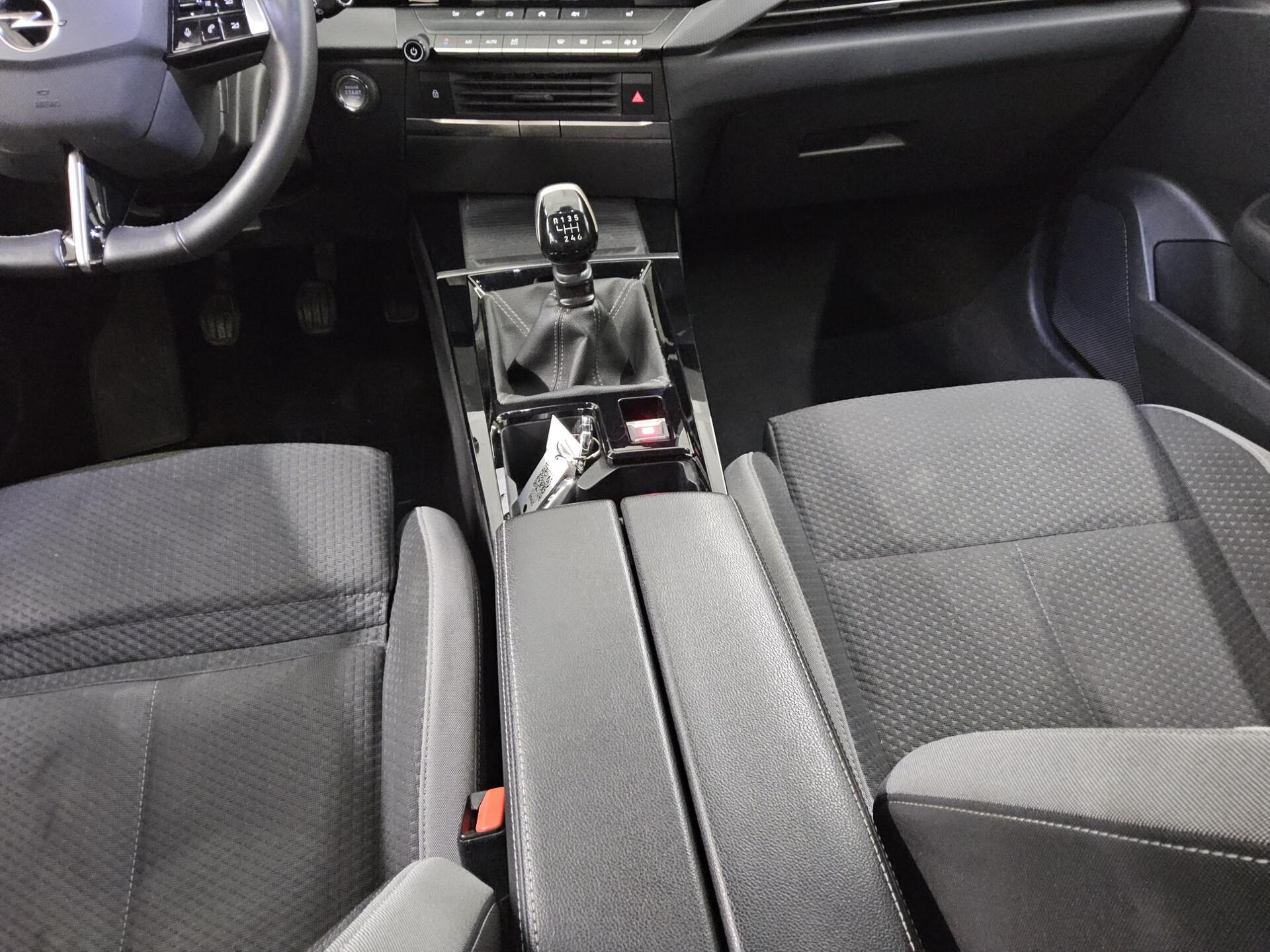 Opel Astra 1.5 D Business Ed. Navi LED RFK 6